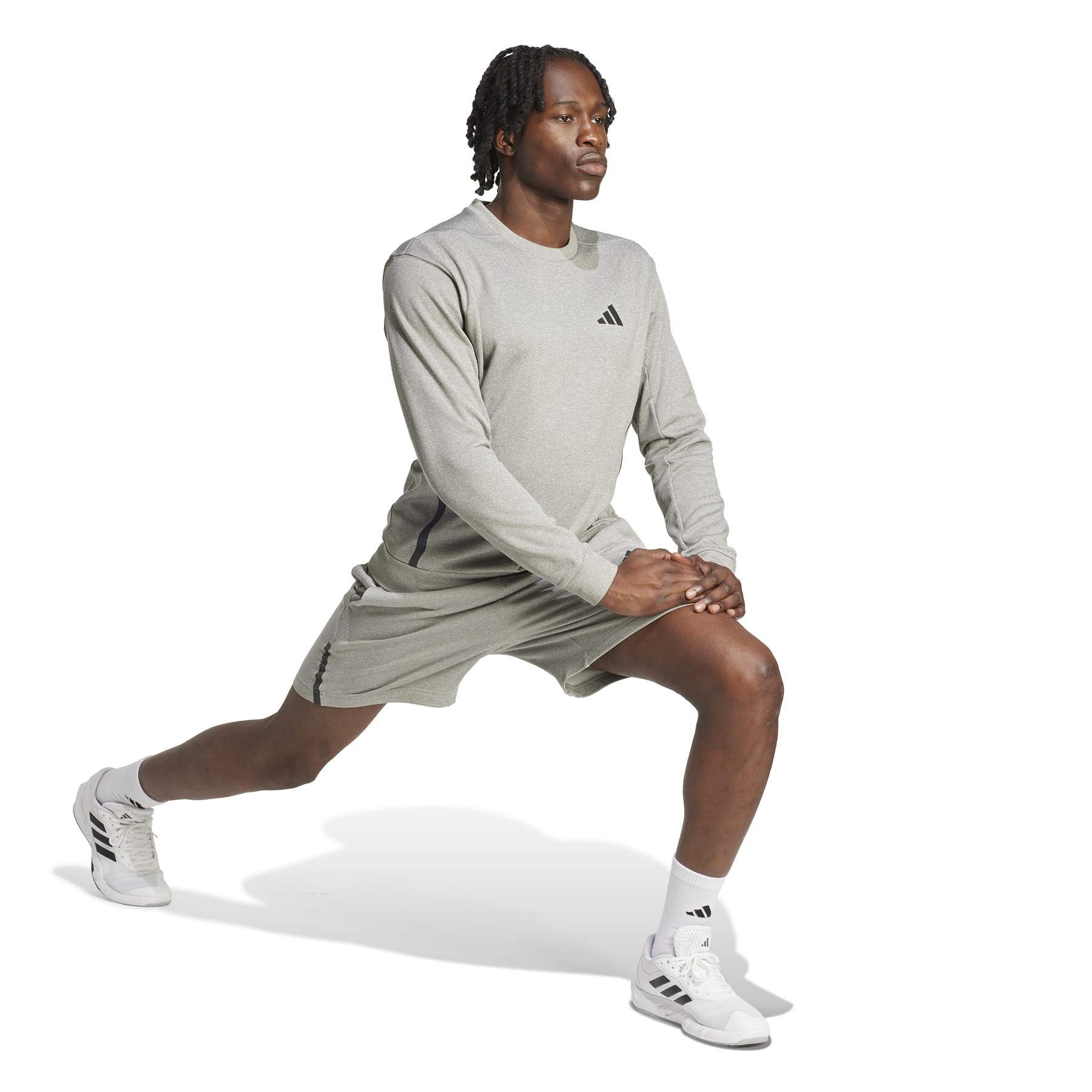 product/2/0/2025_adidas_jc5695_6_apparel_on_model_walking_view_white.jpg