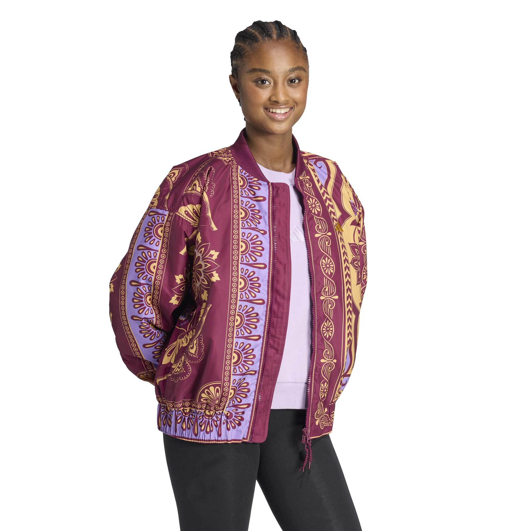 product/2/0/2025_adidas_jl8621_4_apparel_on_model_walking_view_white.jpg