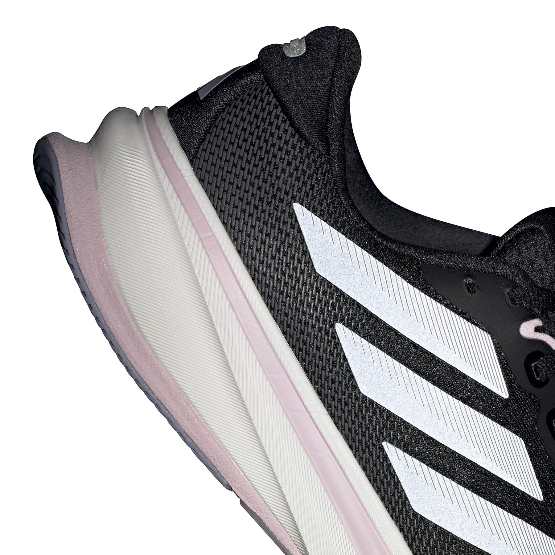 product/2/0/2025_adidas_jq7685_13_footwear_photography_reflective_detail_white.jpg