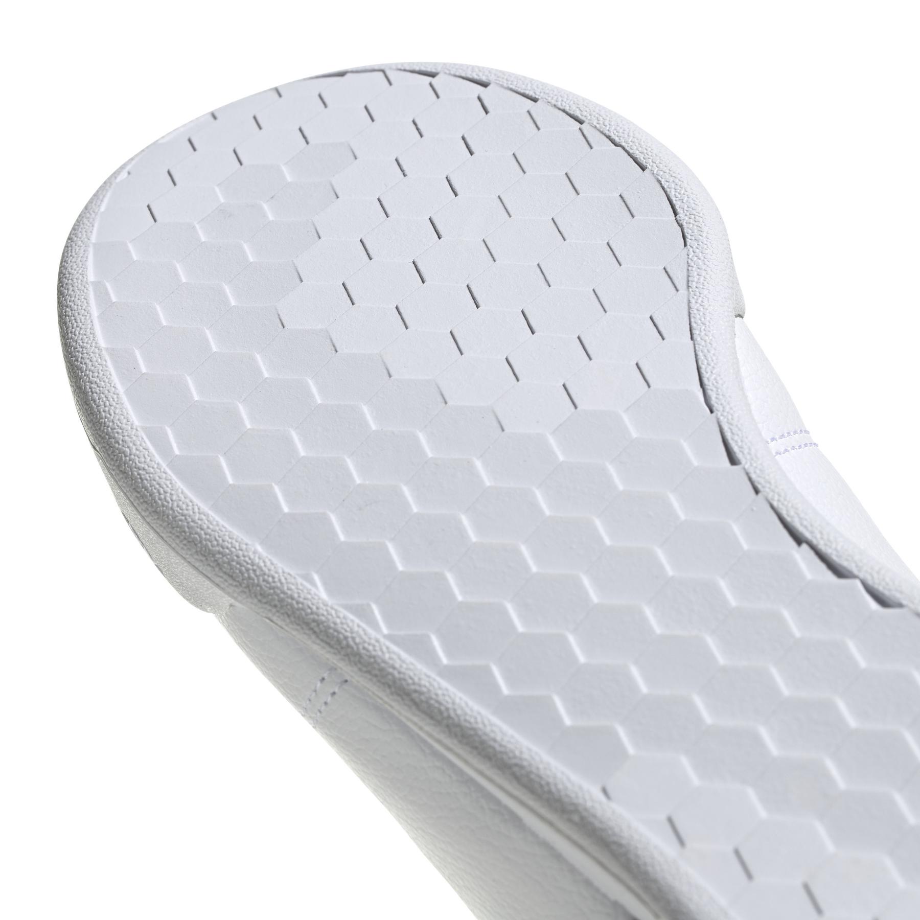 product/a/d/adidas_eg2658_10_footwear_photography_detail_view_3_white_000.jpg