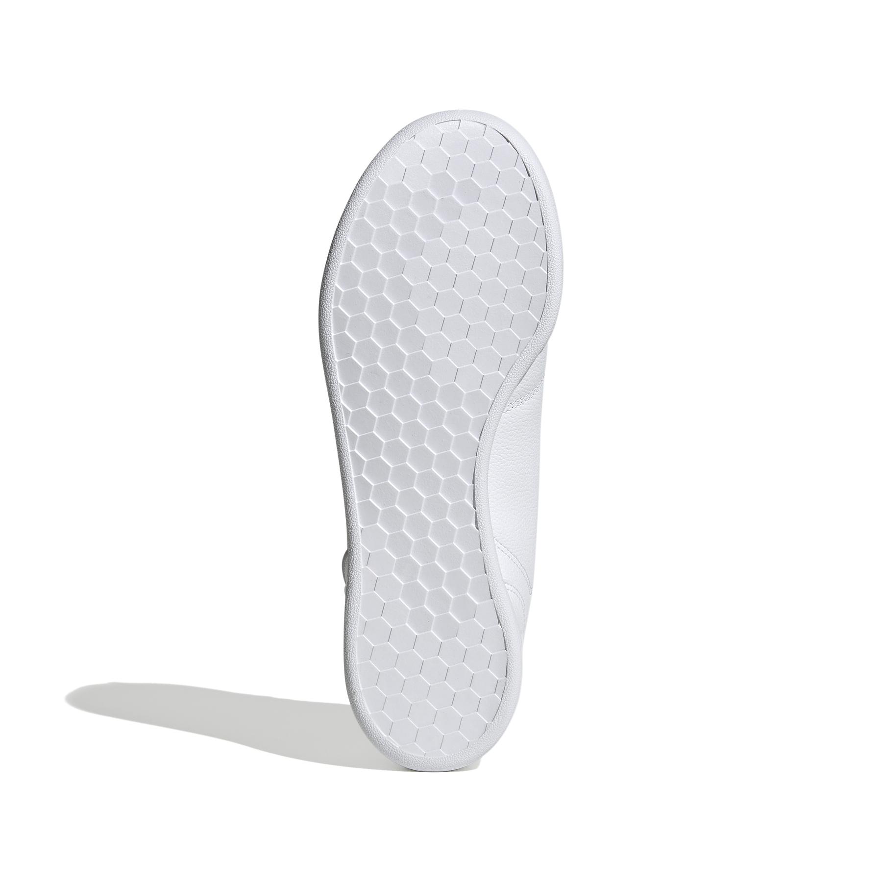 product/a/d/adidas_eg2658_4_footwear_photography_bottom_view_white_000.jpg