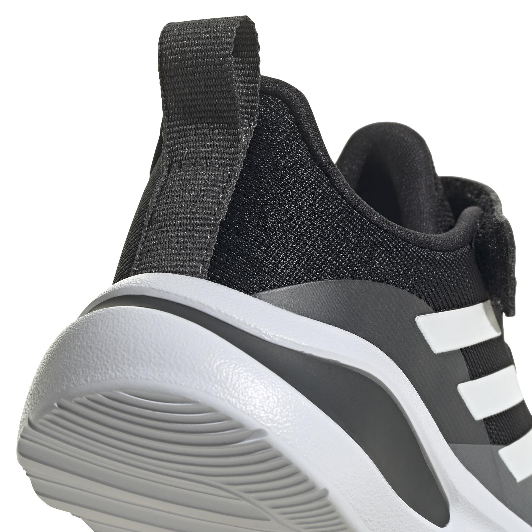 product/a/d/adidas_fz5499_9_footwear_photography_detail_view_2_white_000.jpg