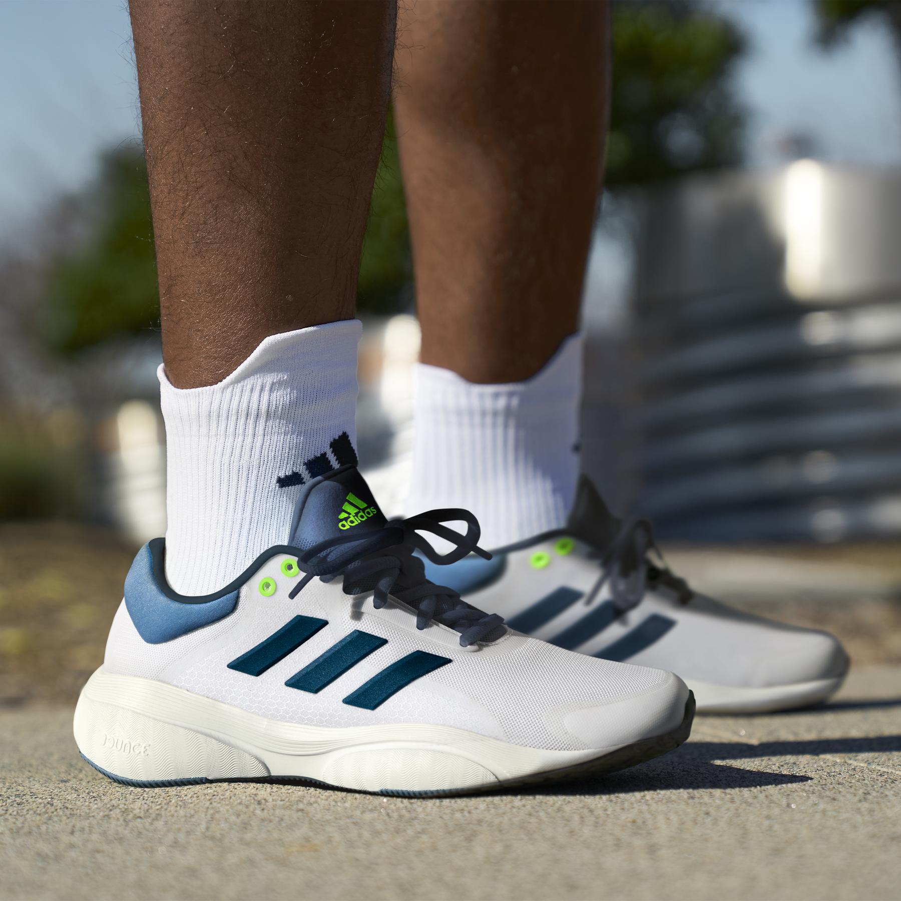 product/a/d/adidas_gv9532_14_footwear_photography_heromrktng_view_2_white_000.jpg