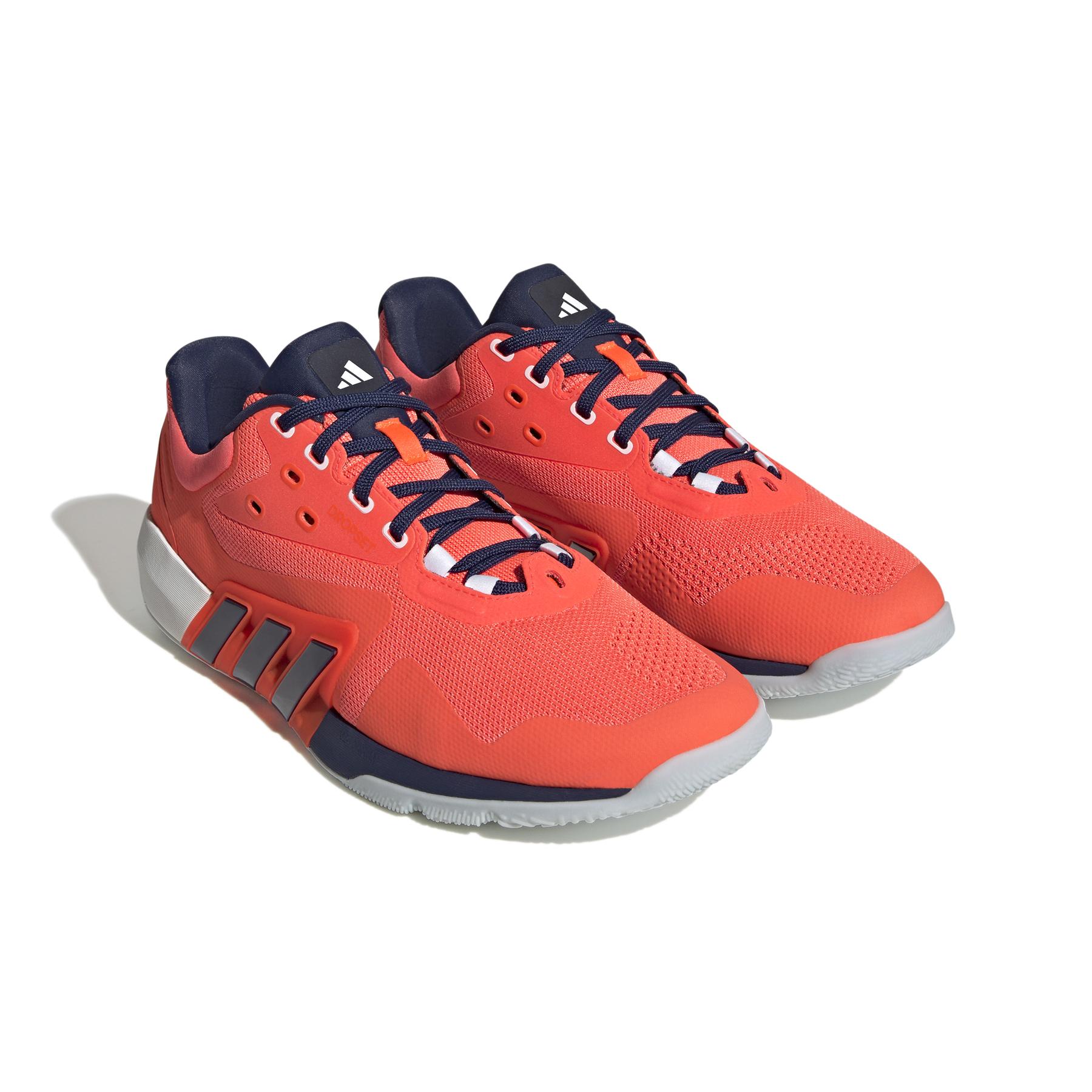 product/a/d/adidas_gw6765_6_footwear_photography_front_lateral_top_view_white_000.jpg