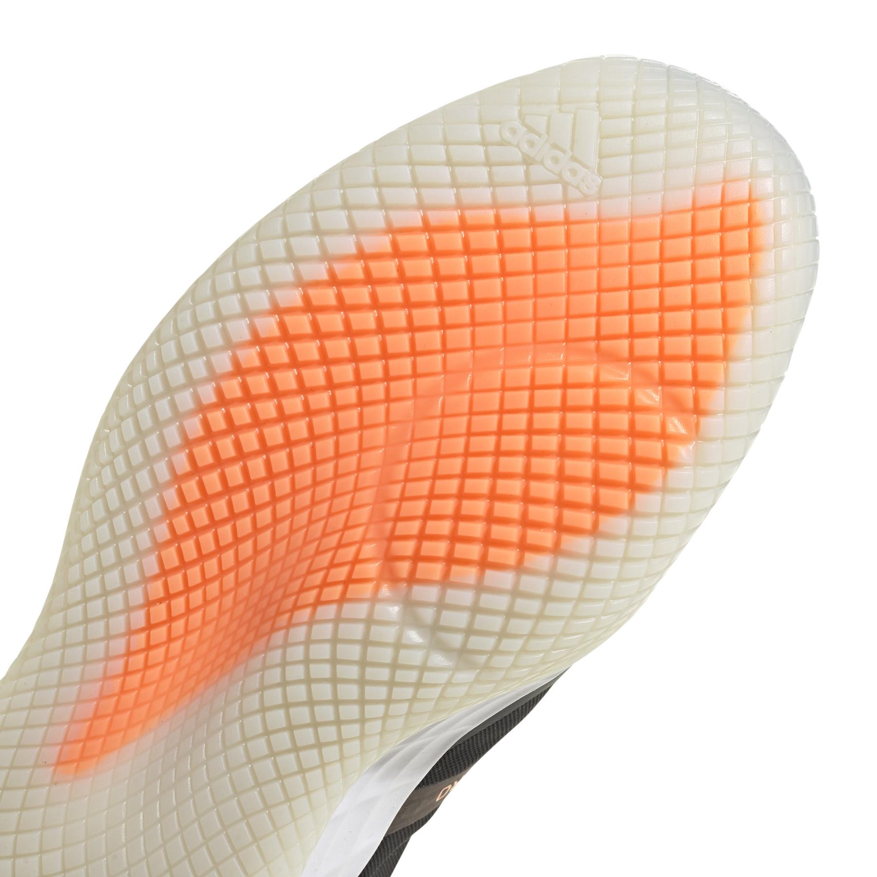 product/a/d/adidas_gx3770_8_footwear_photography_detail_view_1_white_000.jpg