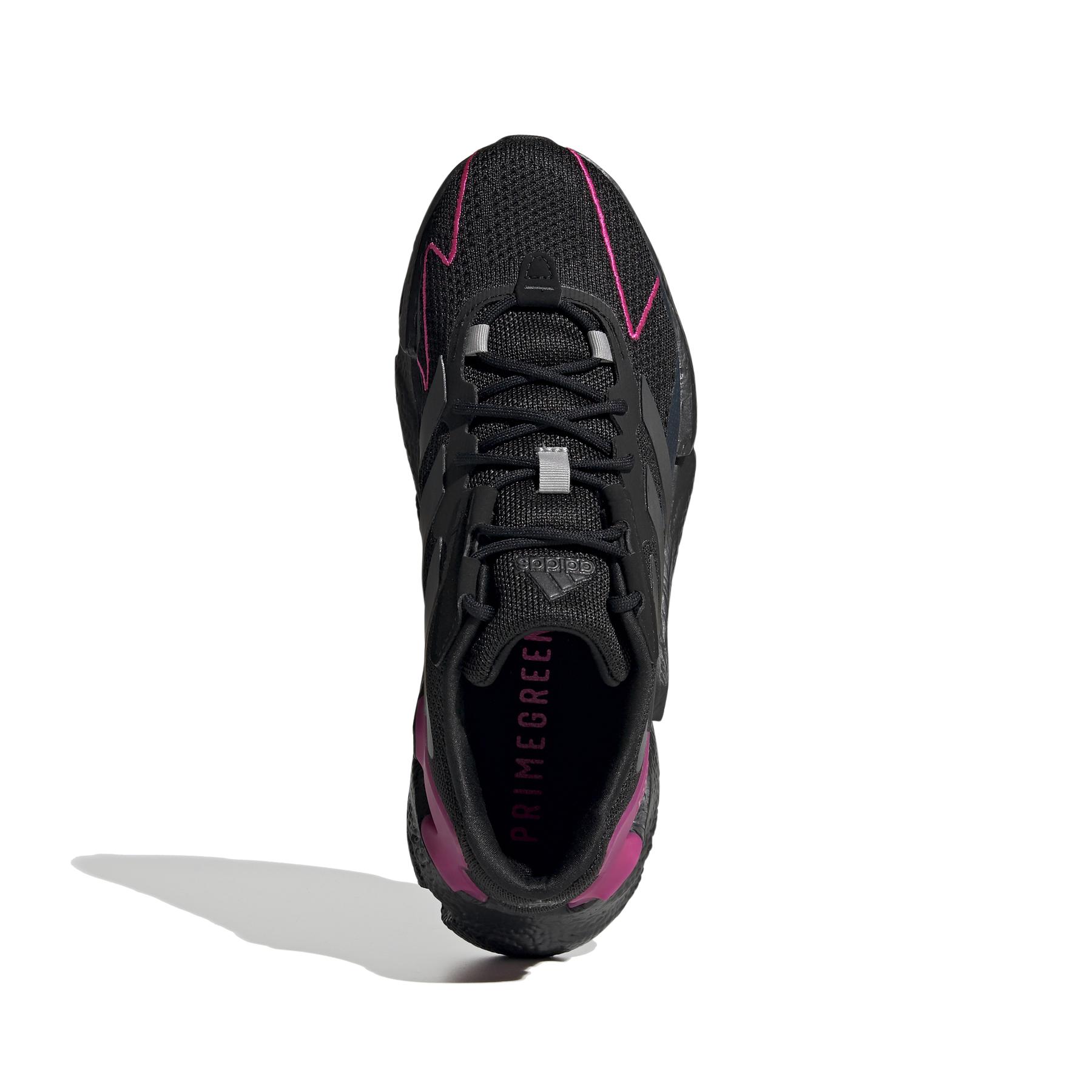 product/a/d/adidas_gy0127_3_footwear_photography_top_portrait_view_white_000.jpg