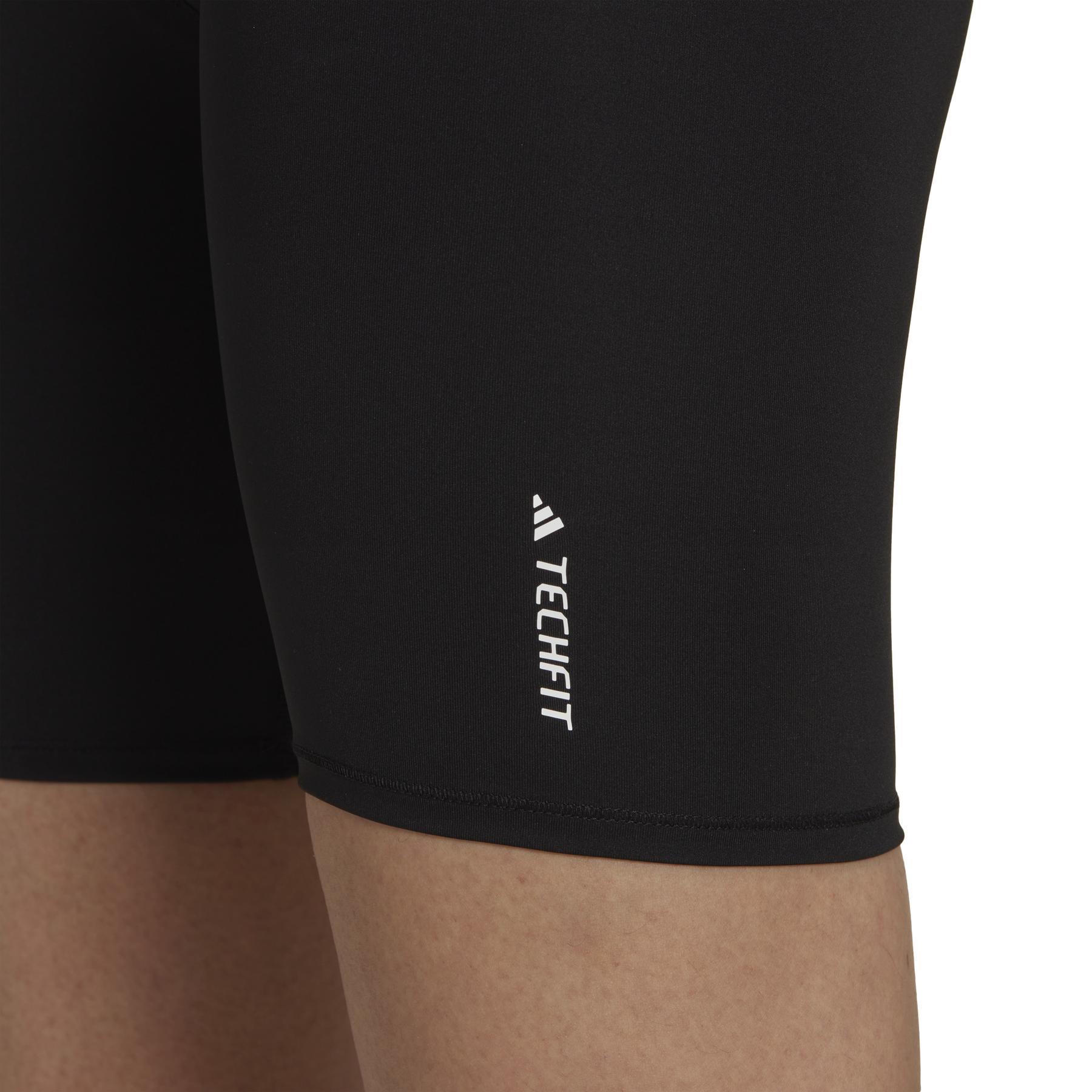 product/a/d/adidas_hf6681_6_apparel_on_model_detail_view_1_white.jpg
