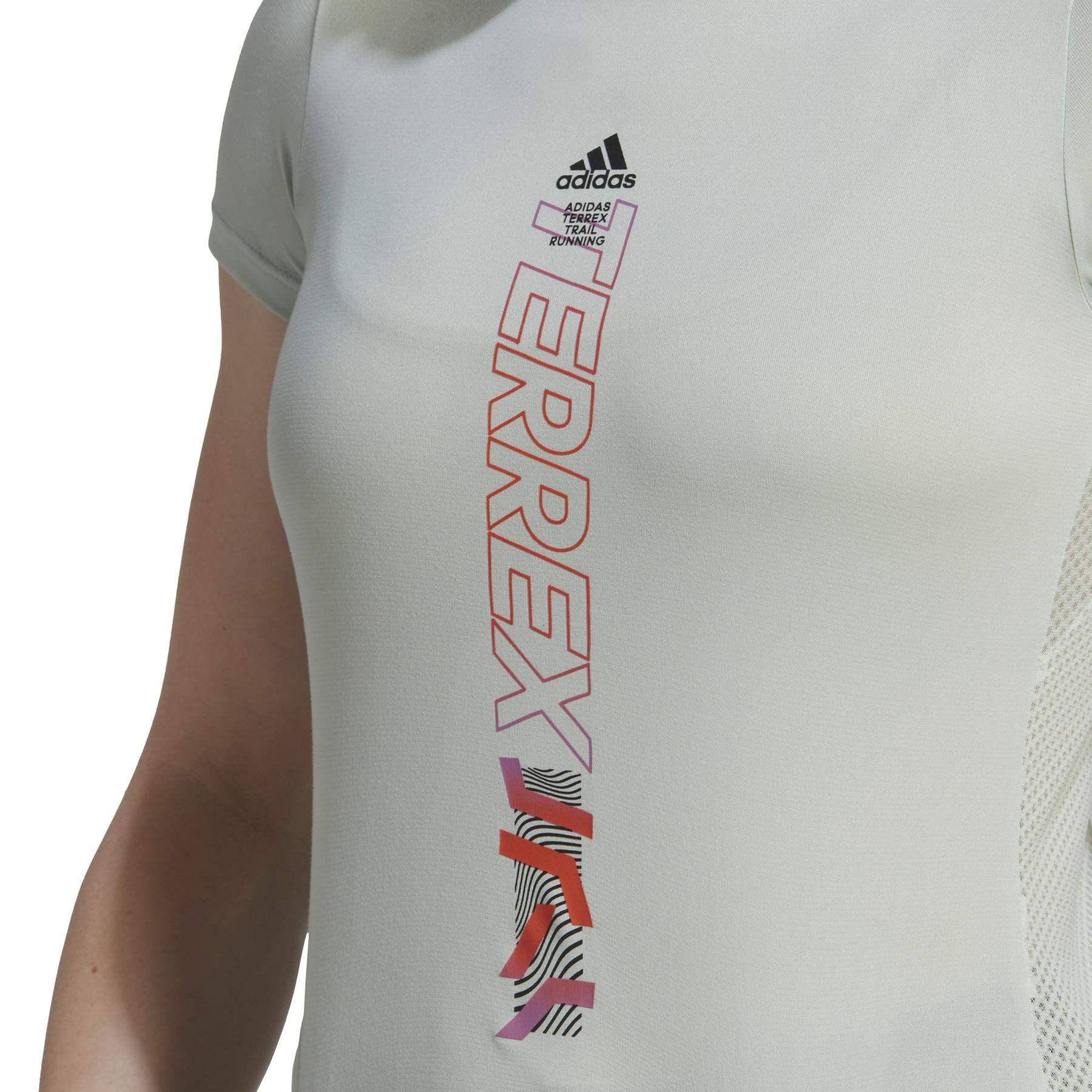 product/a/d/adidas_hf9288_10_apparel_on_model_detail_view_2_white_xo.jpg