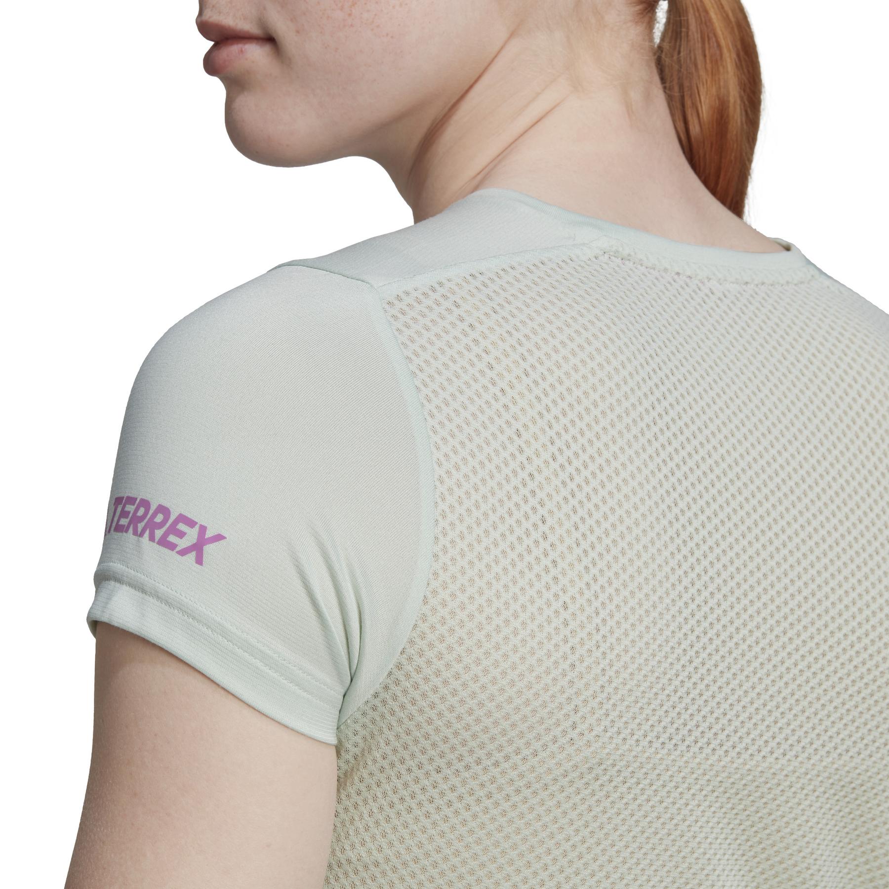 product/a/d/adidas_hf9288_9_apparel_on_model_detail_view_1_white_xo.jpg