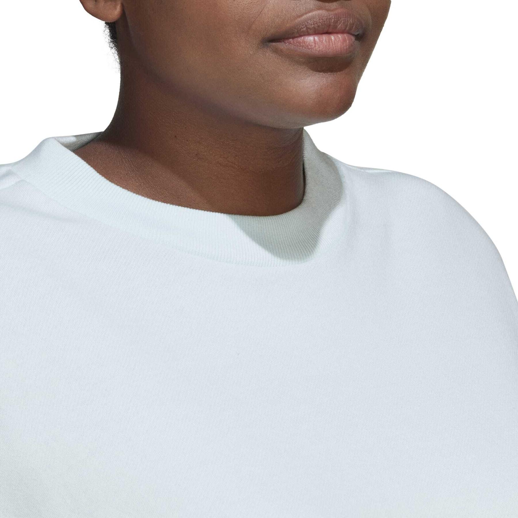 product/a/d/adidas_hh8536_8_apparel_on_model_detail_view_2_white.jpg
