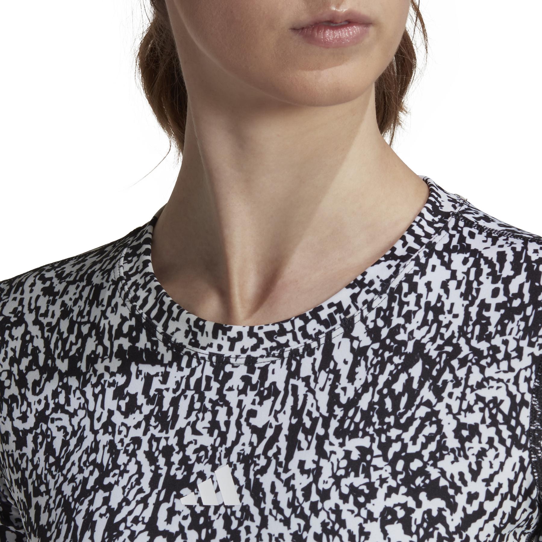 product/a/d/adidas_hi3316_7_apparel_on_model_detail_view_1_white.jpg