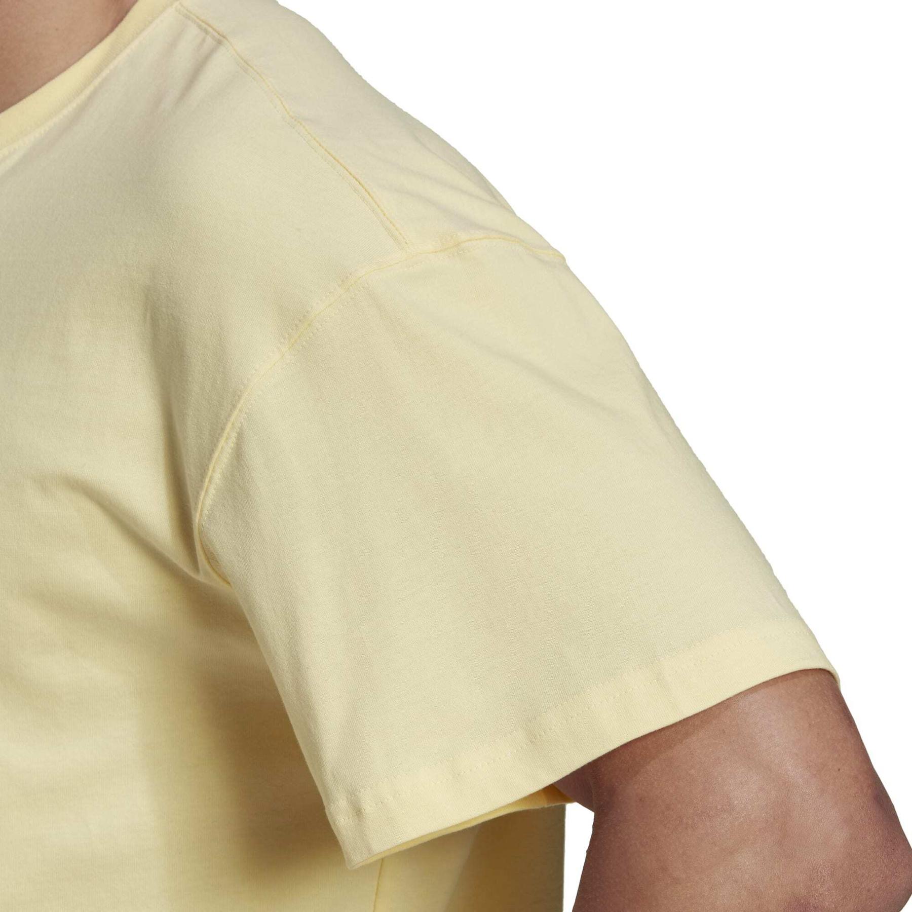 product/a/d/adidas_hk2854_8_apparel_on_model_detail_view_2_white.jpg