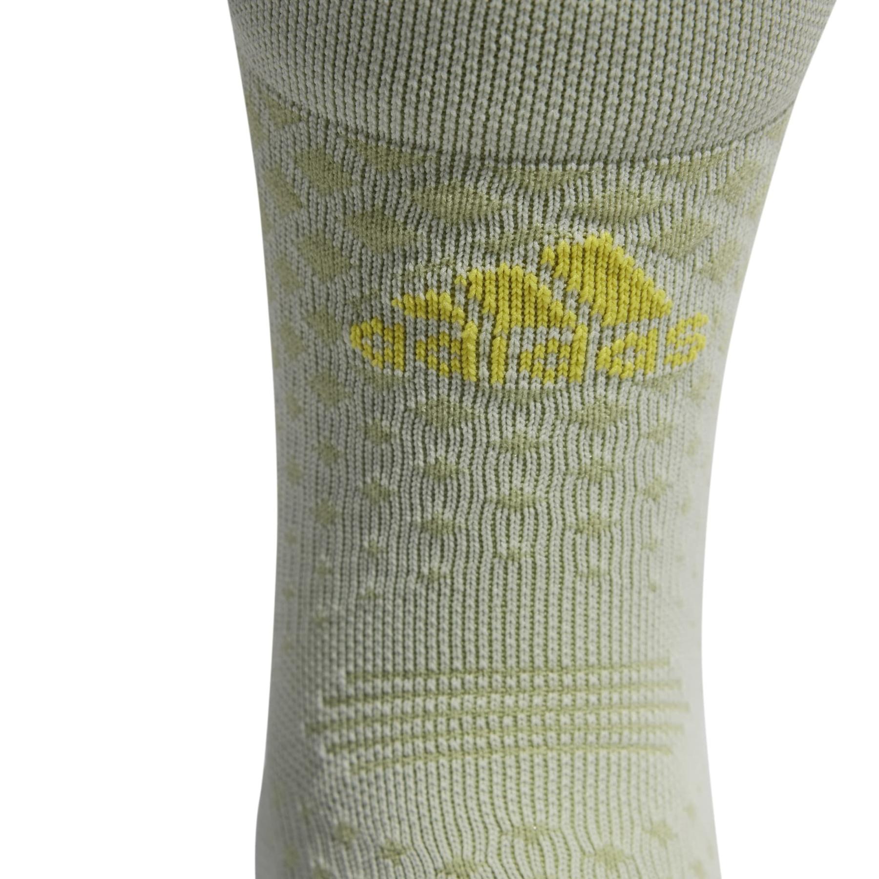 product/a/d/adidas_hn1585_3_hardware_photography_detail_view_2_white.jpg