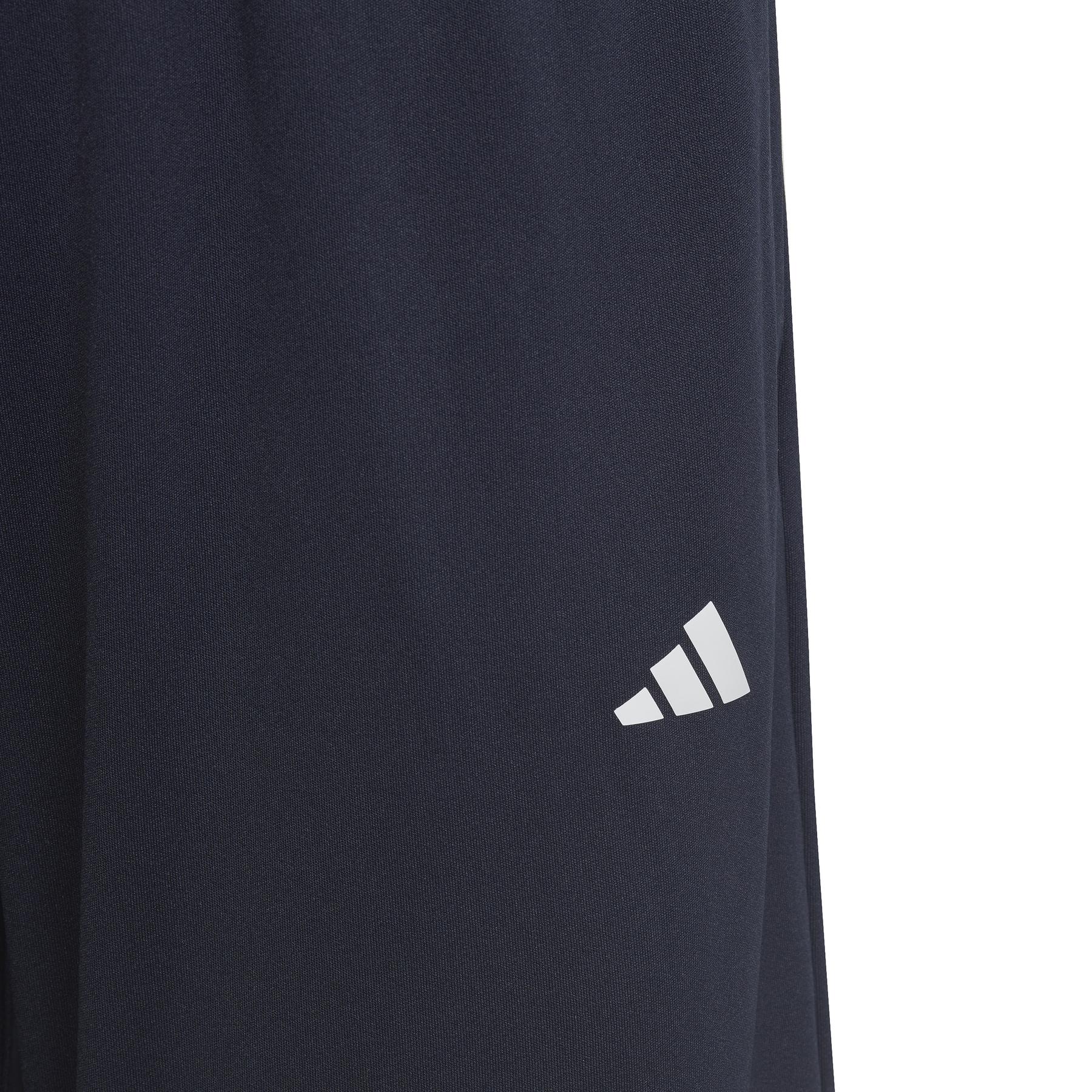 product/a/d/adidas_ic5669_7_apparel_photography_detail_view_2_white.jpg