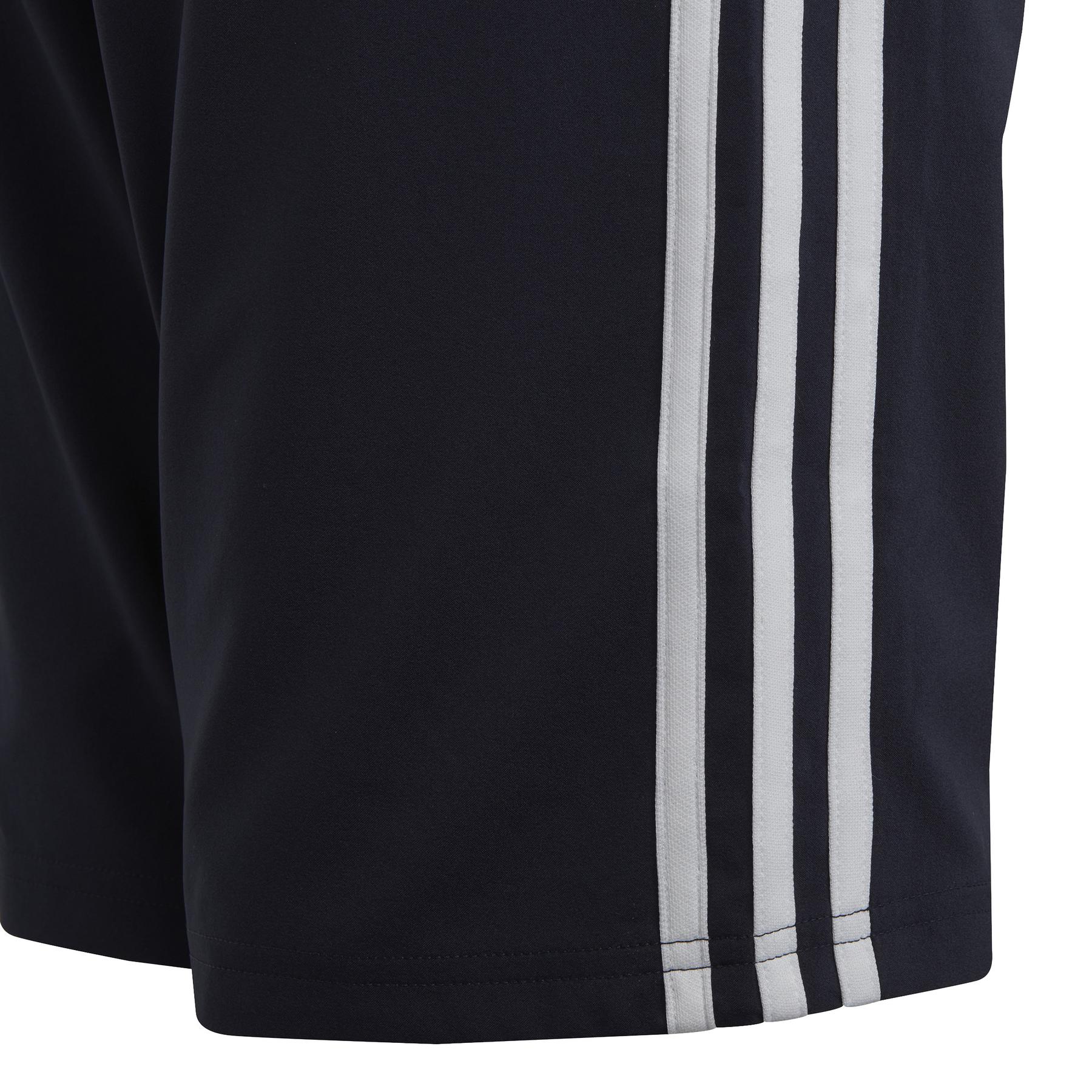 product/a/d/adidas_ic6822_6_apparel_photography_detail_view_3_white.jpg