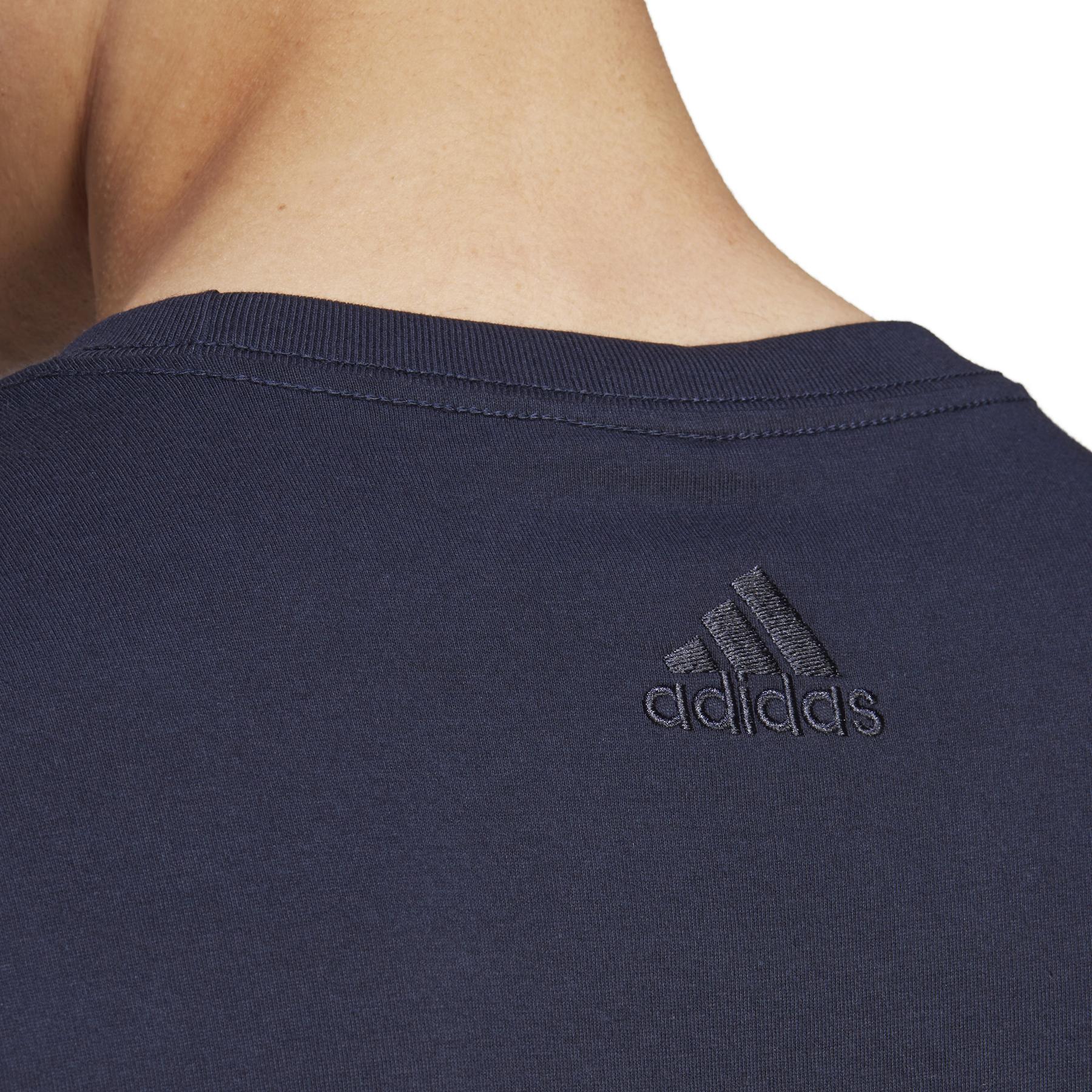 product/a/d/adidas_ic9275_8_apparel_on_model_detail_view_2_white.jpg