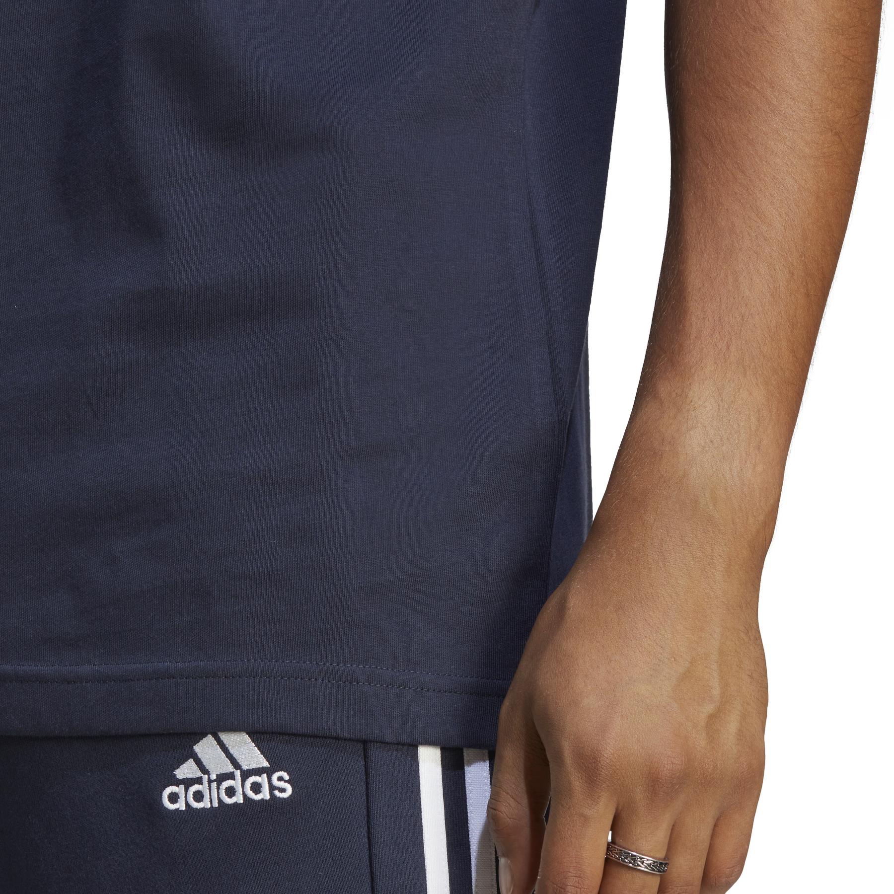 product/a/d/adidas_ic9335_8_apparel_on_model_detail_view_2_white.jpg