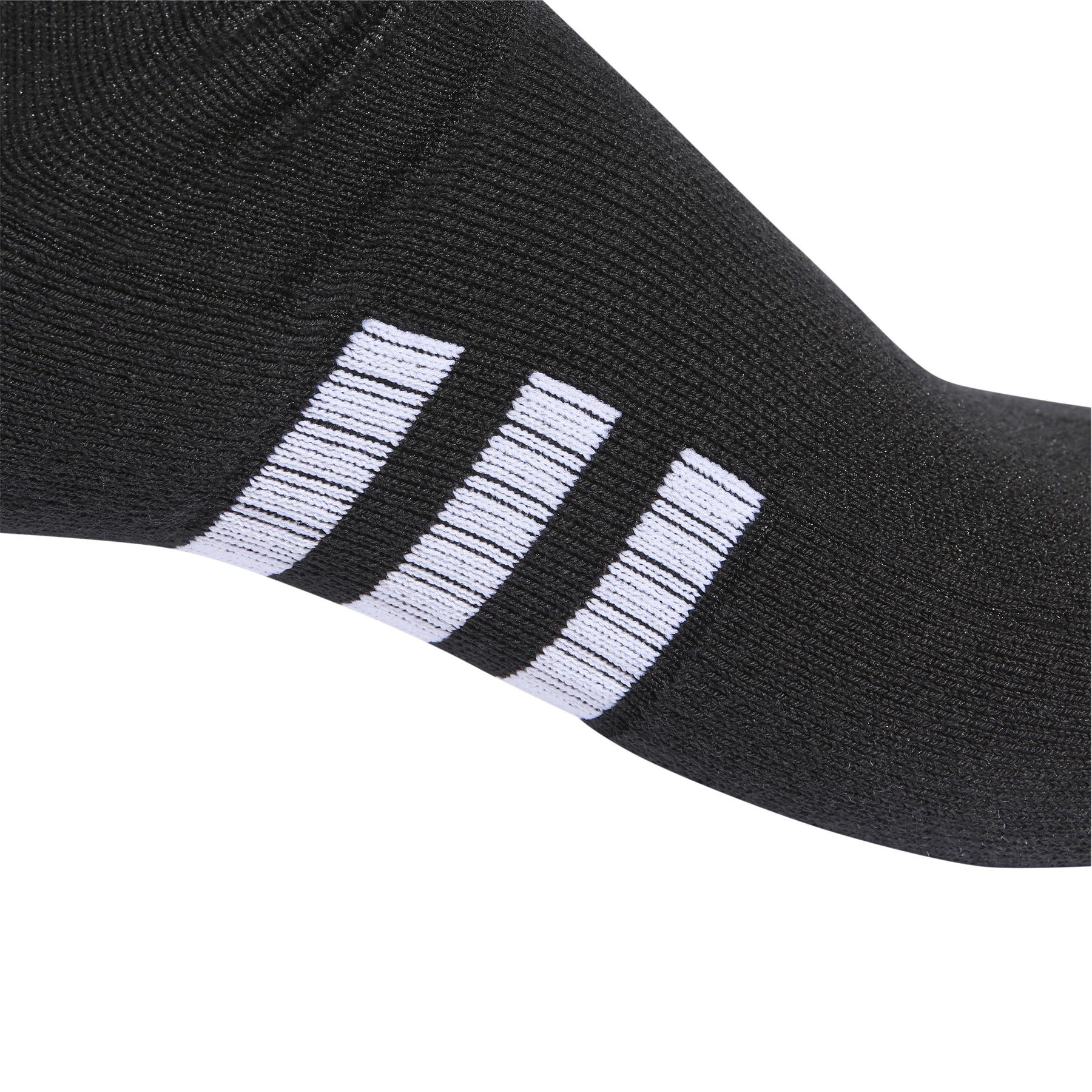 product/a/d/adidas_ic9521_3_hardware_photography_detail_view_2_white.jpg