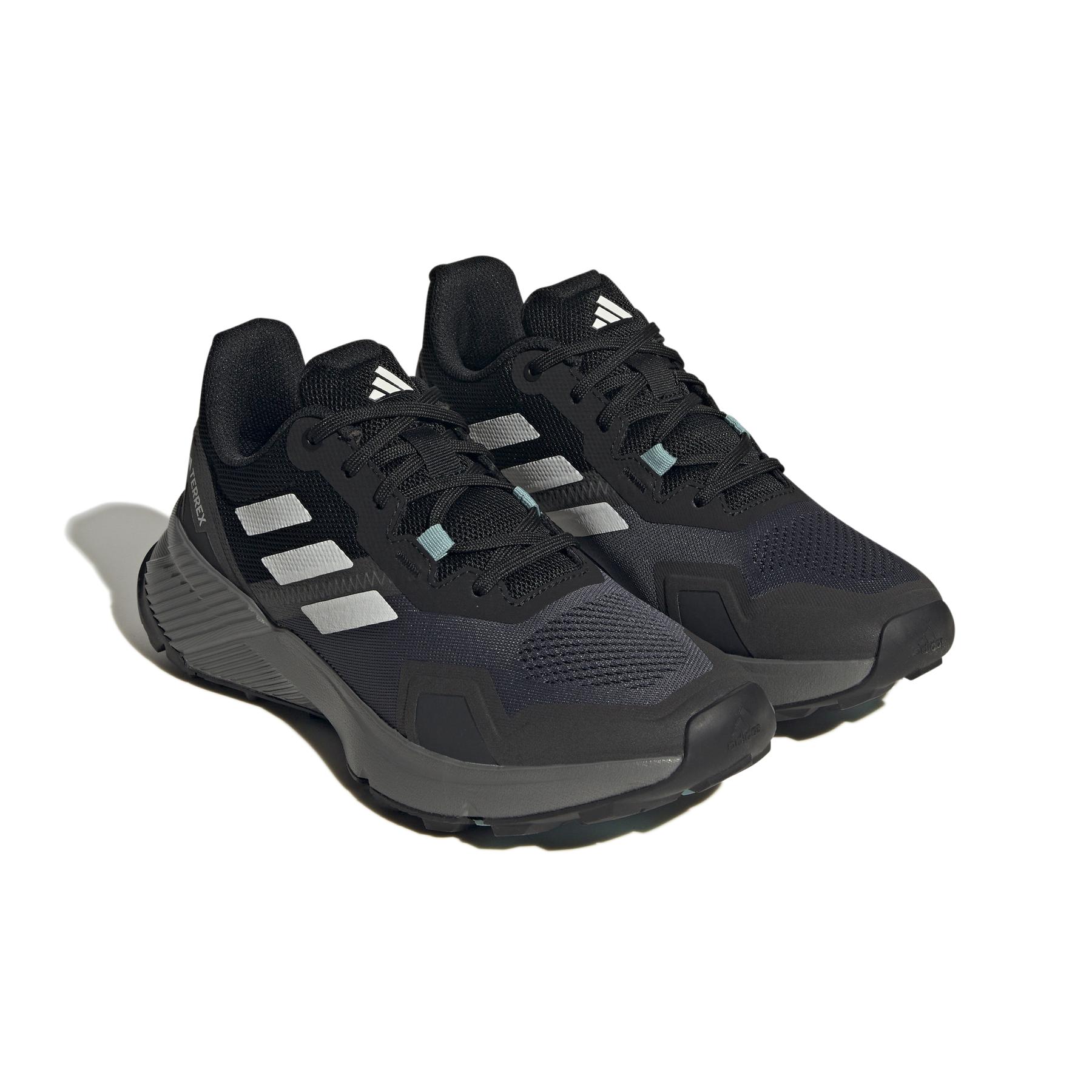 product/a/d/adidas_if5030_6_footwear_photography_front_lateral_top_view_white.jpg