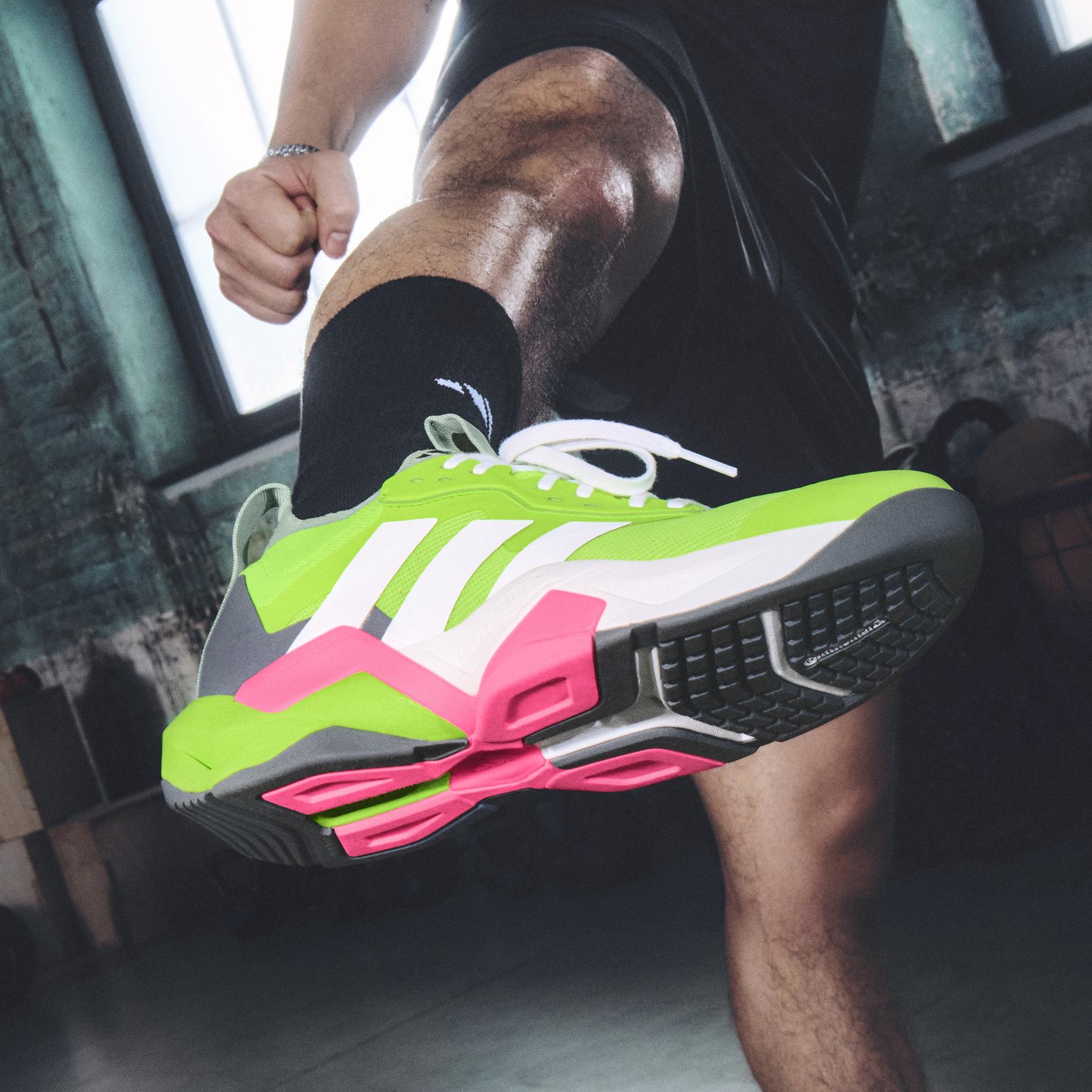 product/a/d/adidas_ih2707_27_footwear_photography_heromrktng_view_3-nw091625.jpg