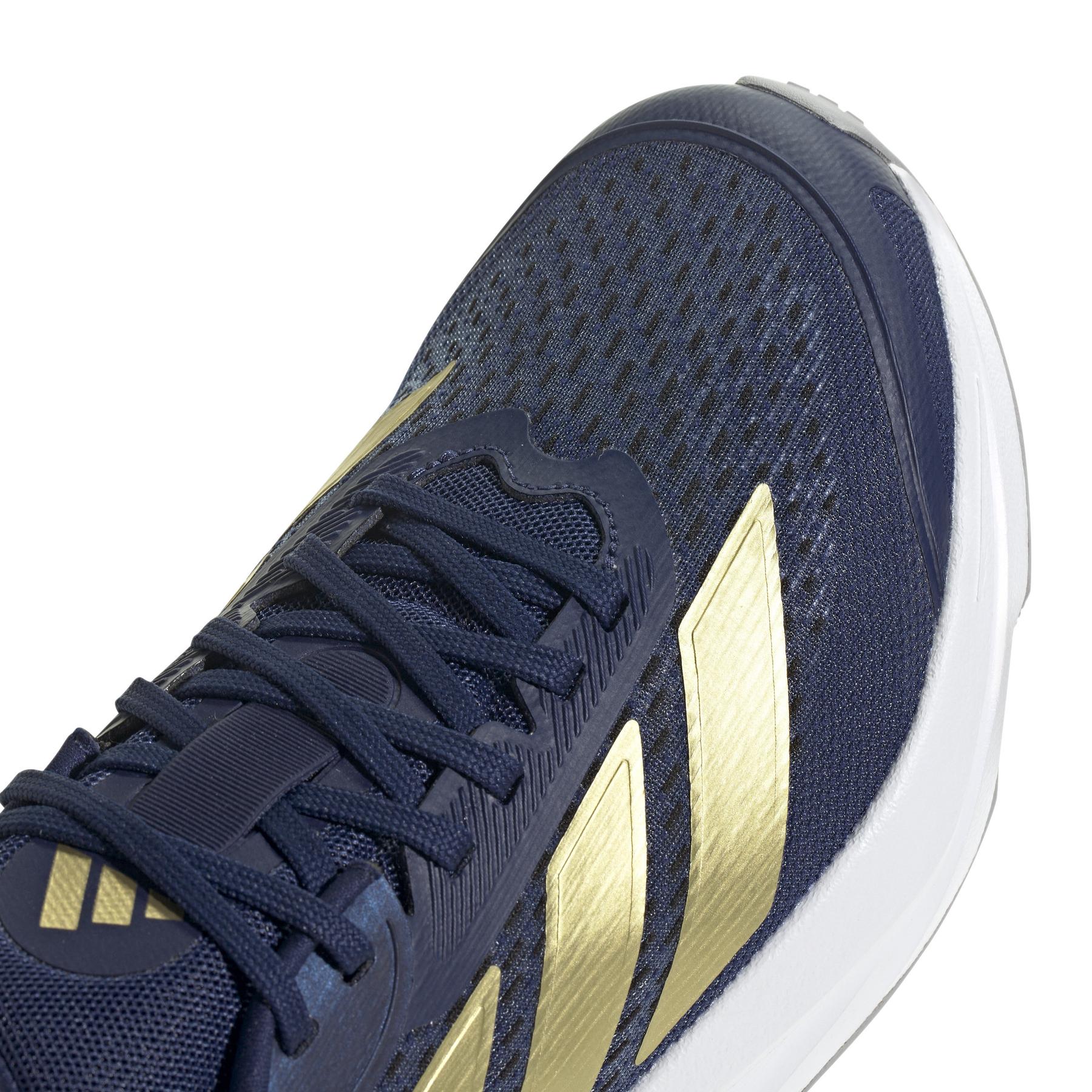 product/a/d/adidas_ih8228_8_footwear_photography_detail_view_1_white-nw091625.jpg
