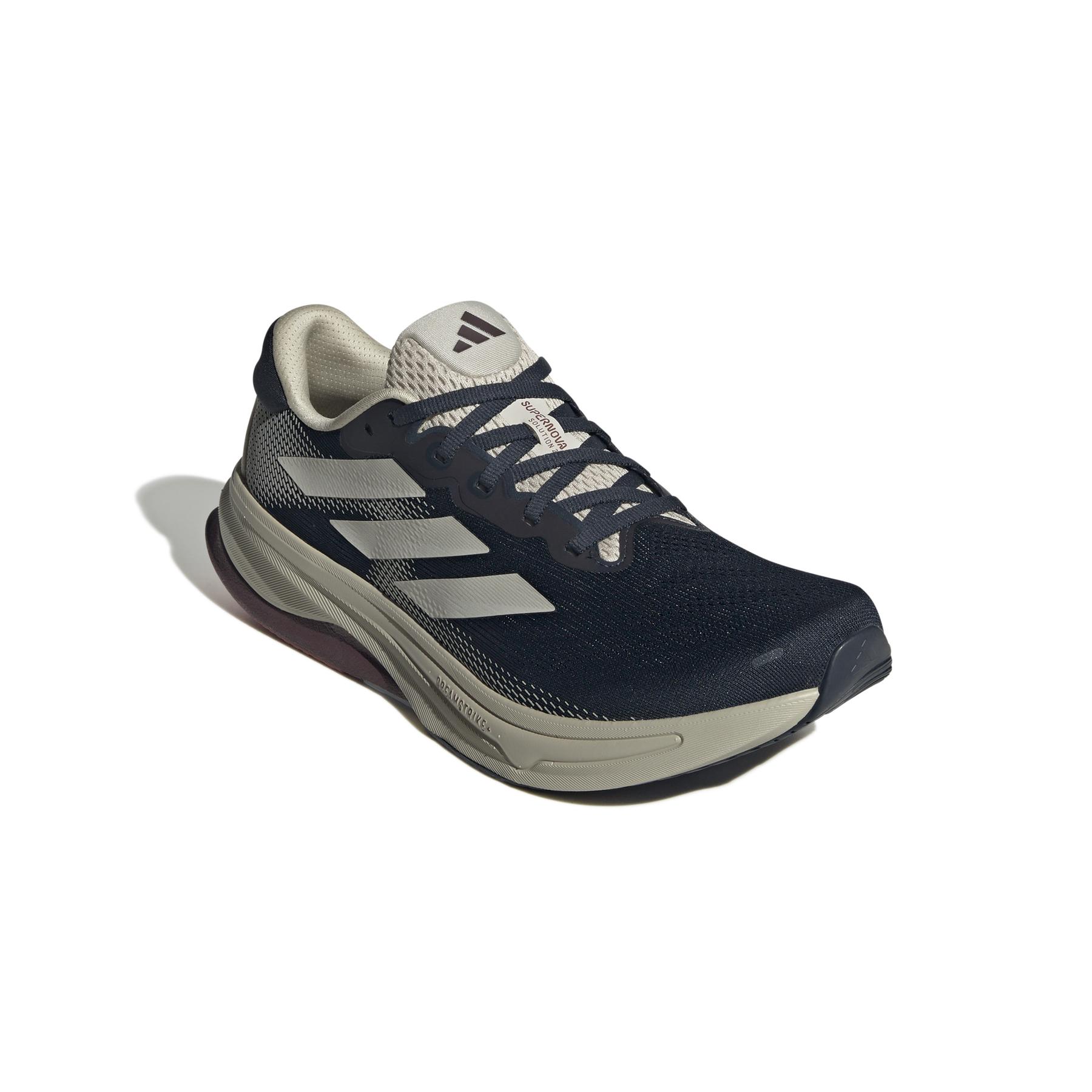 product/a/d/adidas_ih8719_6_footwear_photography_front_lateral_top_view_white-nw091625.jpg