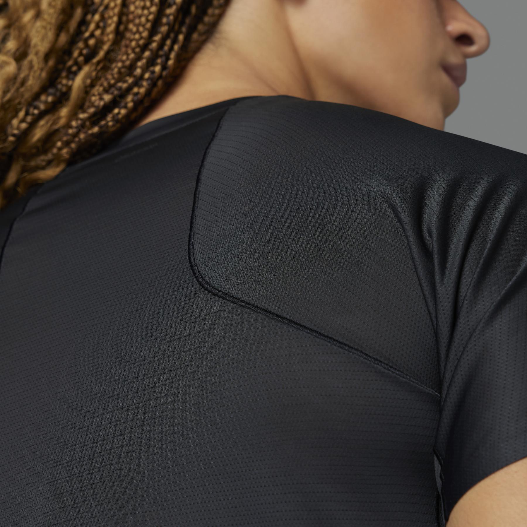 product/a/d/adidas_ik9710_16_apparel_photography_heromrktng_view_8-nw040524x.jpg