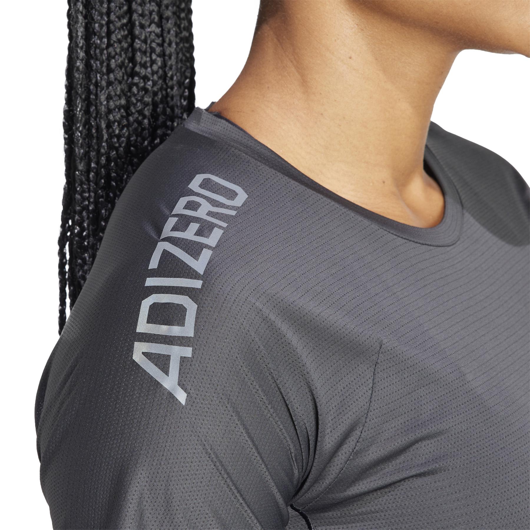 product/a/d/adidas_ik9710_7_apparel_on_model_detail_view_1_white-nw040524x.jpg