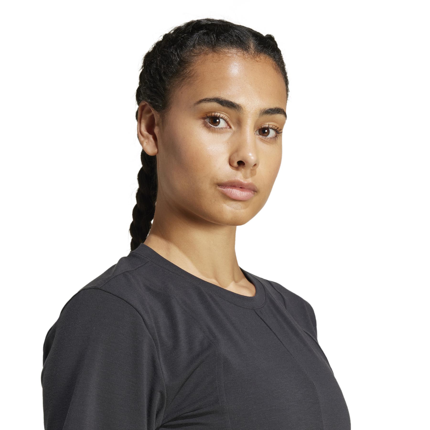 product/a/d/adidas_is6713_8_apparel_on_model_detail_view_1_white.jpg