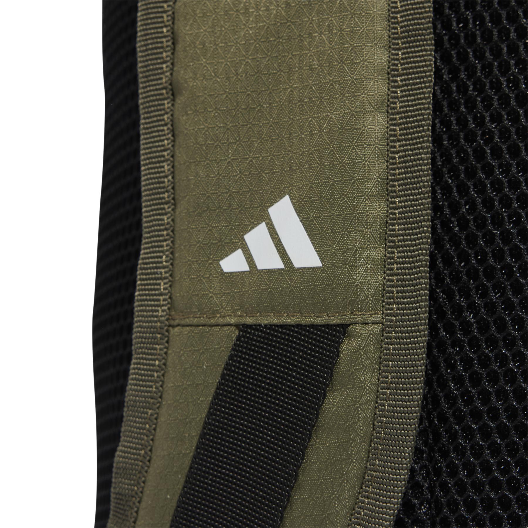 product/a/d/adidas_iz1909_5_hardware_photography_detail_view_2_white.jpg