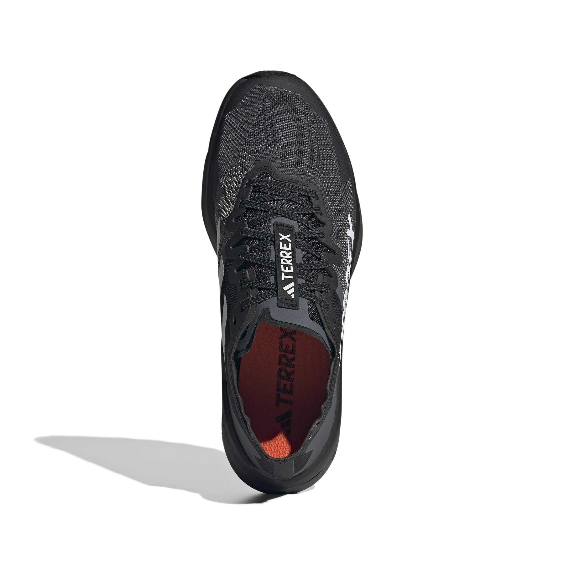 product/a/d/adidas_ji0949_3_footwear_photography_top_portrait_view_white-nw091625.jpg