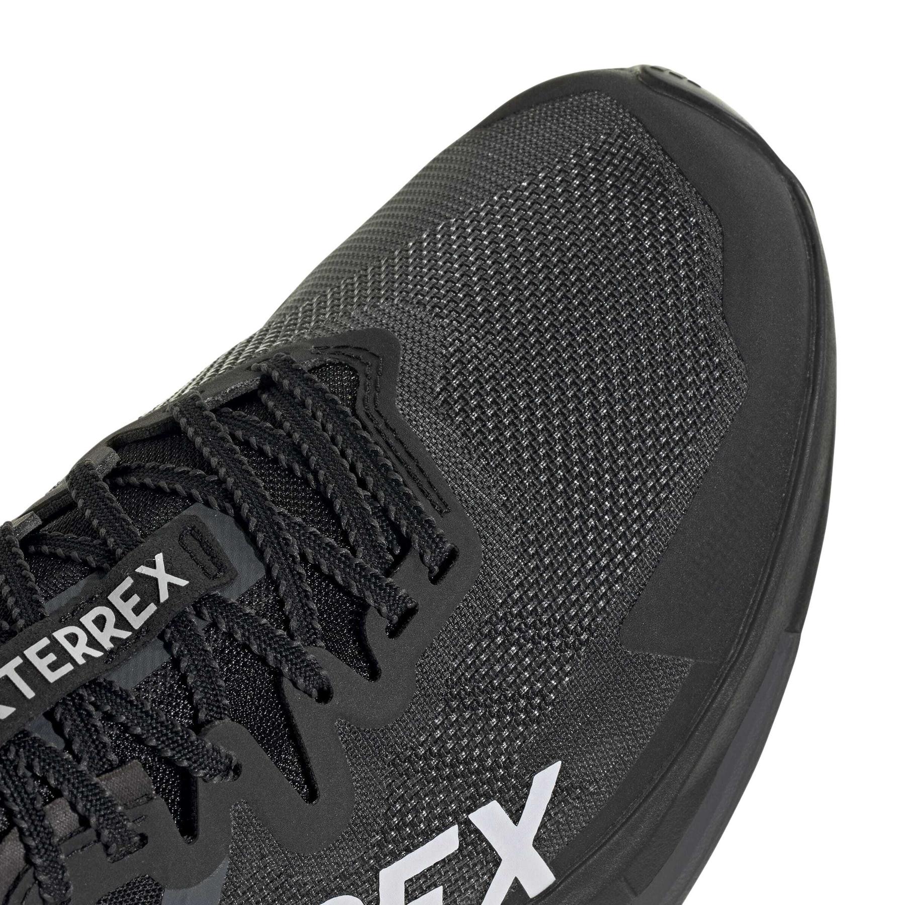 product/a/d/adidas_ji0949_8_footwear_photography_detail_view_1_white-nw091625.jpg