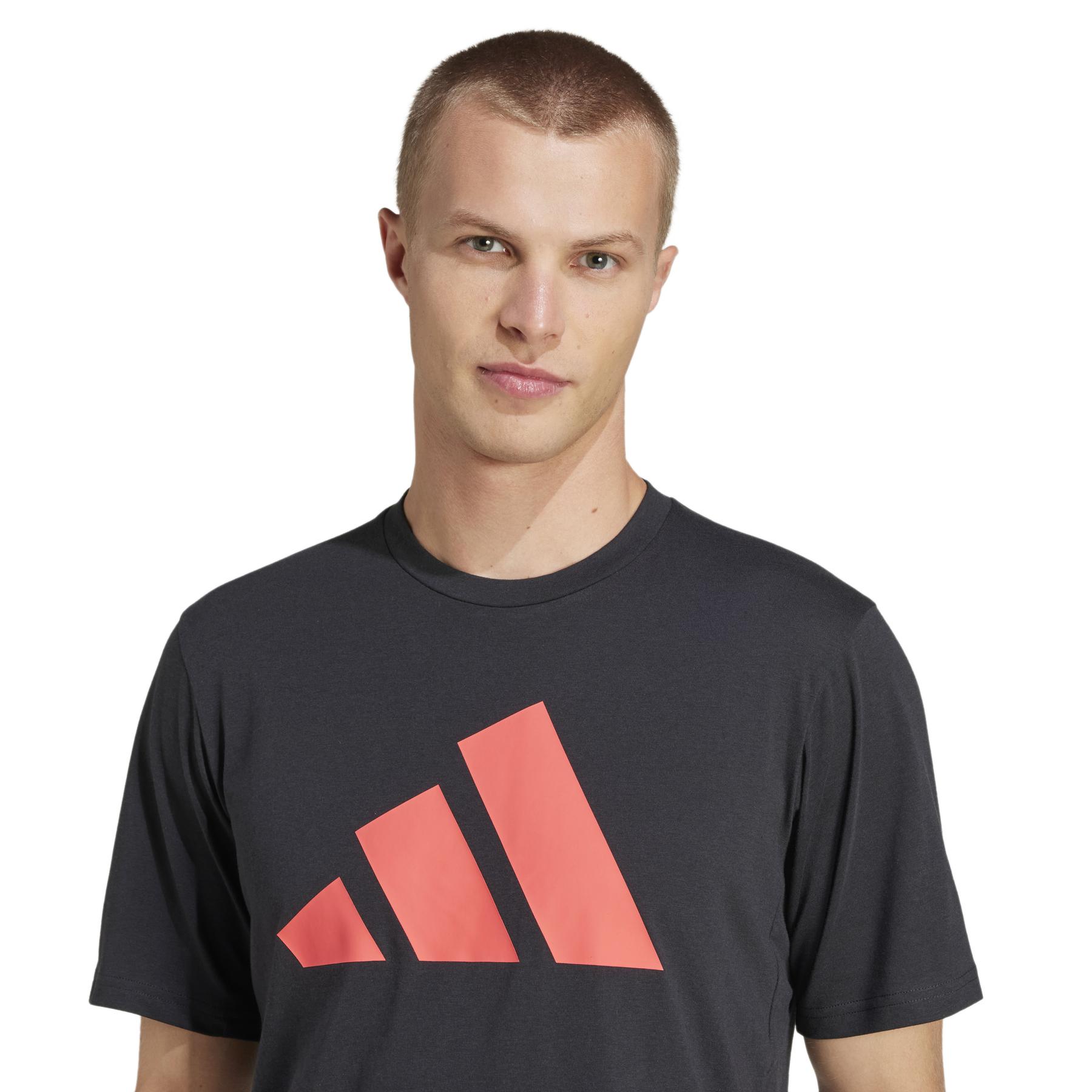 product/a/d/adidas_jn7313_black-lucred_6.jpg