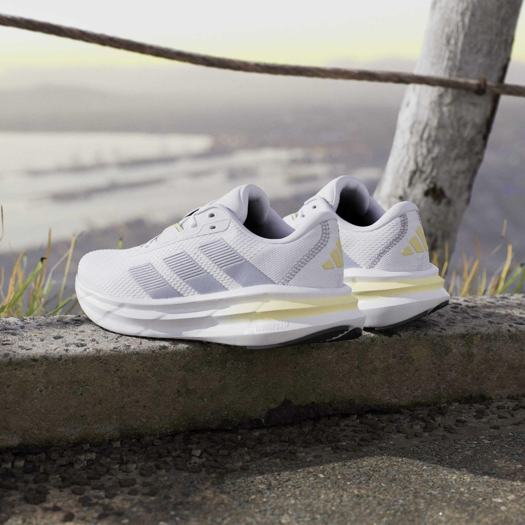 product/a/d/adidas_jq2605_16_footwear_photography_heromrktng_view_6-nw091625.jpg