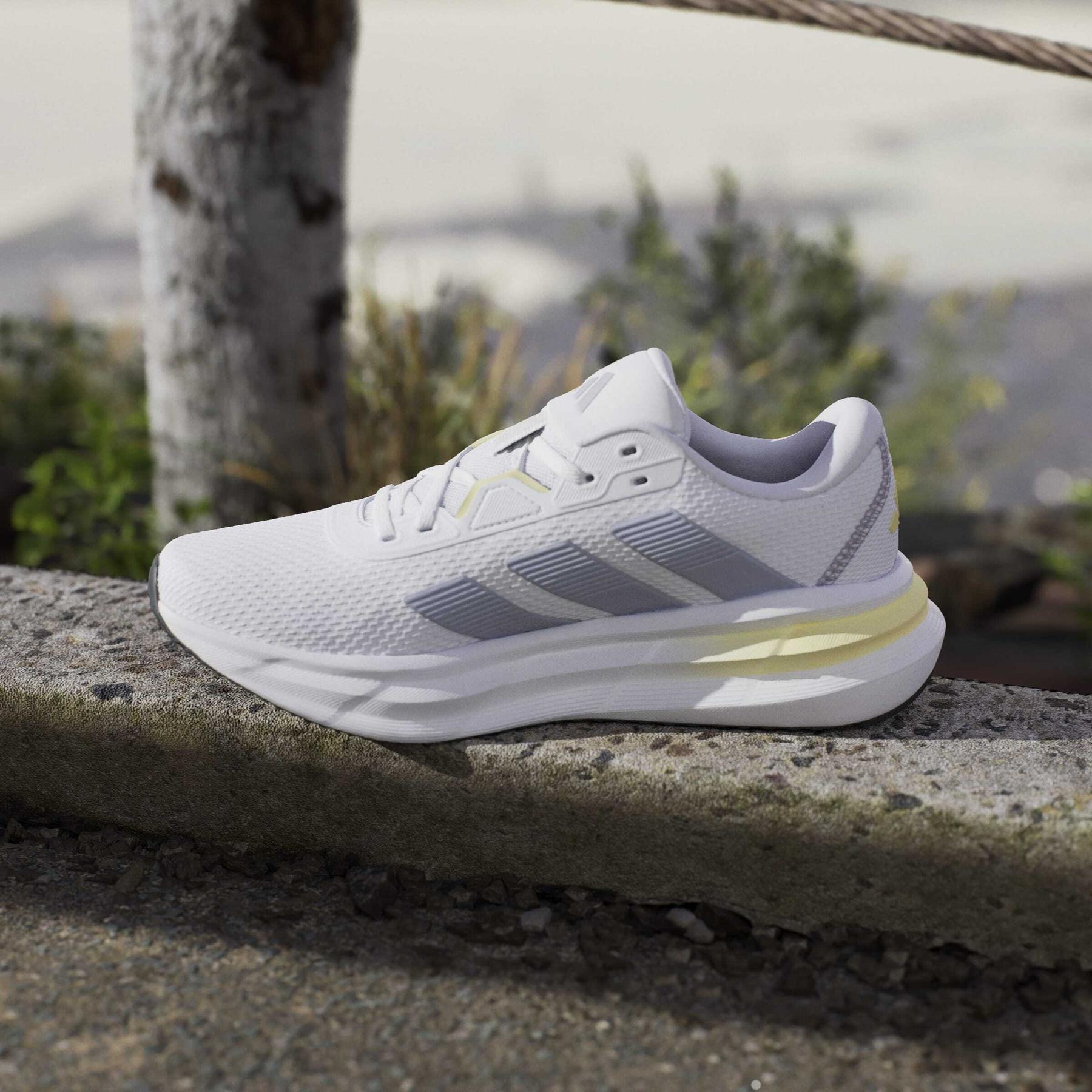 product/a/d/adidas_jq2605_17_footwear_photography_heromrktng_view_7-nw091625.jpg