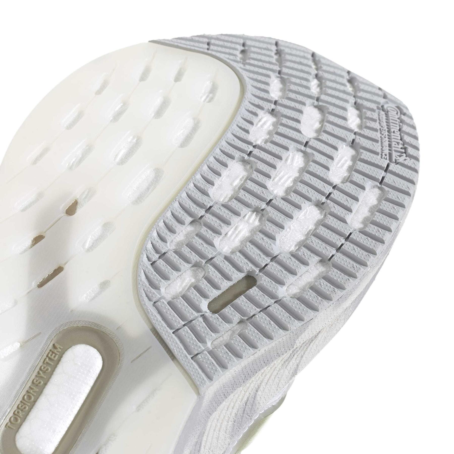 product/a/d/adidas_jq2917_8_footwear_photography_detail_view_1_white-nw091625.jpg