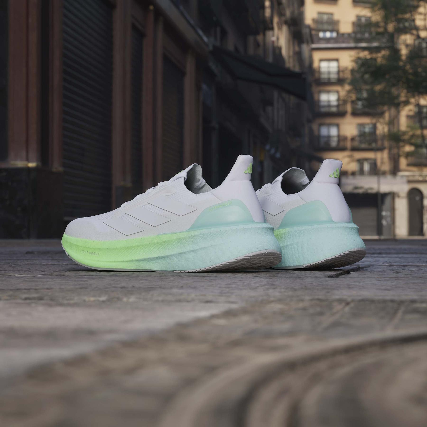 product/a/d/adidas_jq2927_21_footwear_photography_heromrktng_view_6-nw091625.jpg