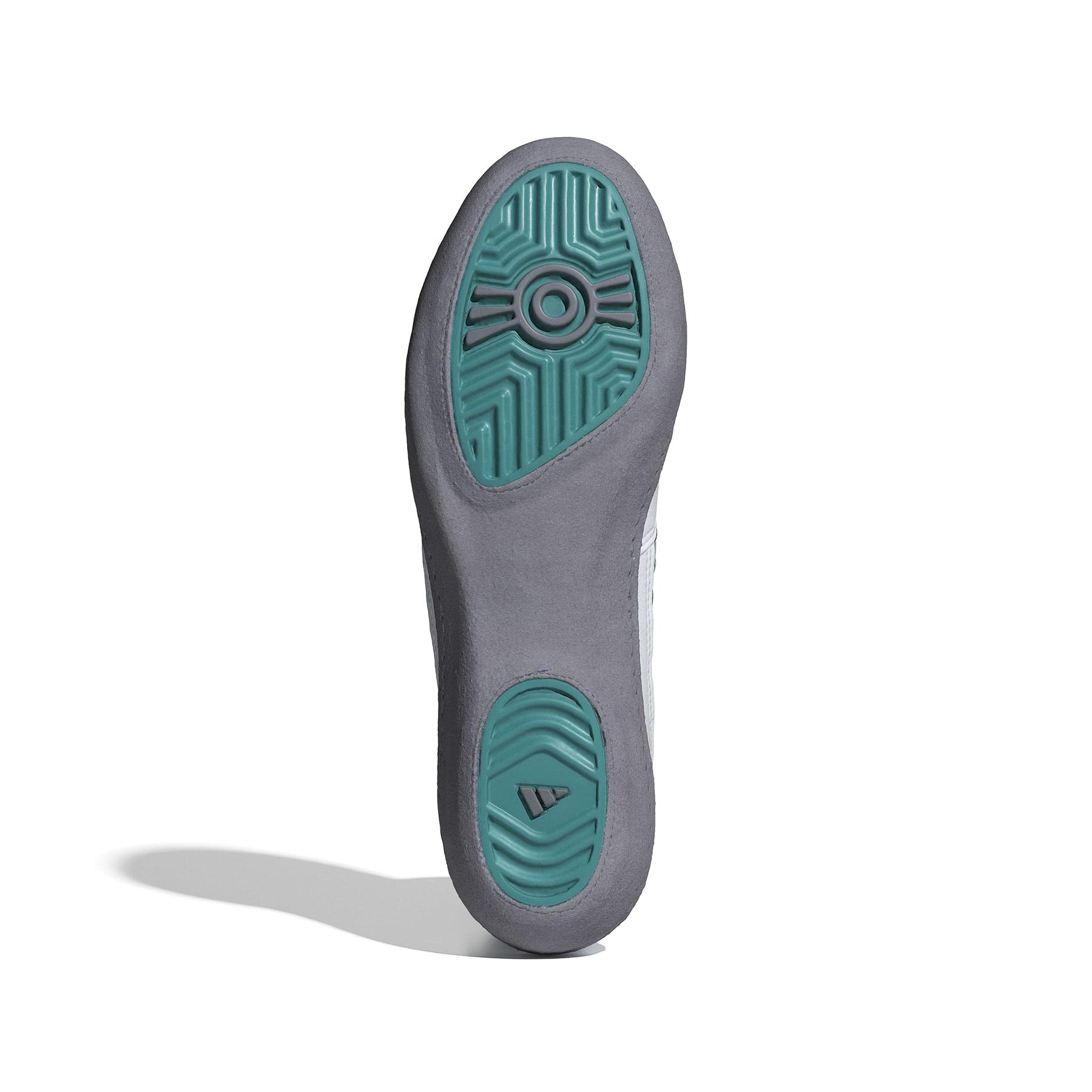 product/a/d/adidas_jq4985_4_footwear_photography_bottom_view_white-nw091625.jpg
