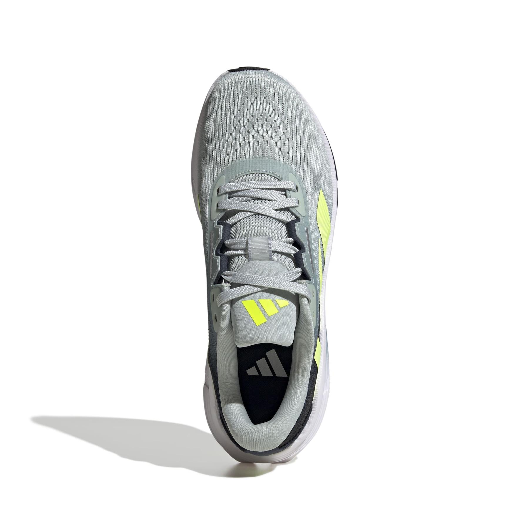 product/a/d/adidas_jq5085_3_footwear_photography_top_portrait_view_white-nw091625.jpg