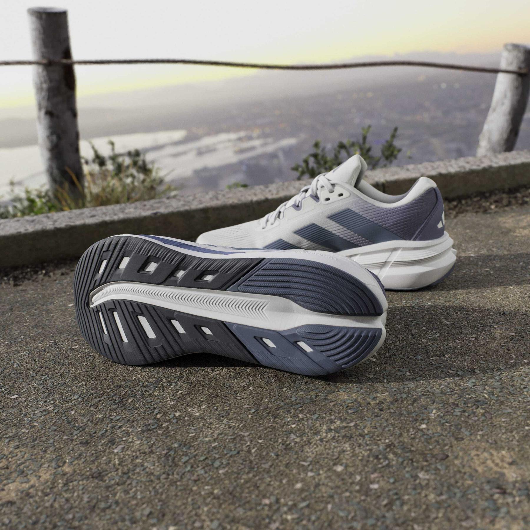product/a/d/adidas_jq5086_16_footwear_photography_heromrktng_view_4-nw091625.jpg