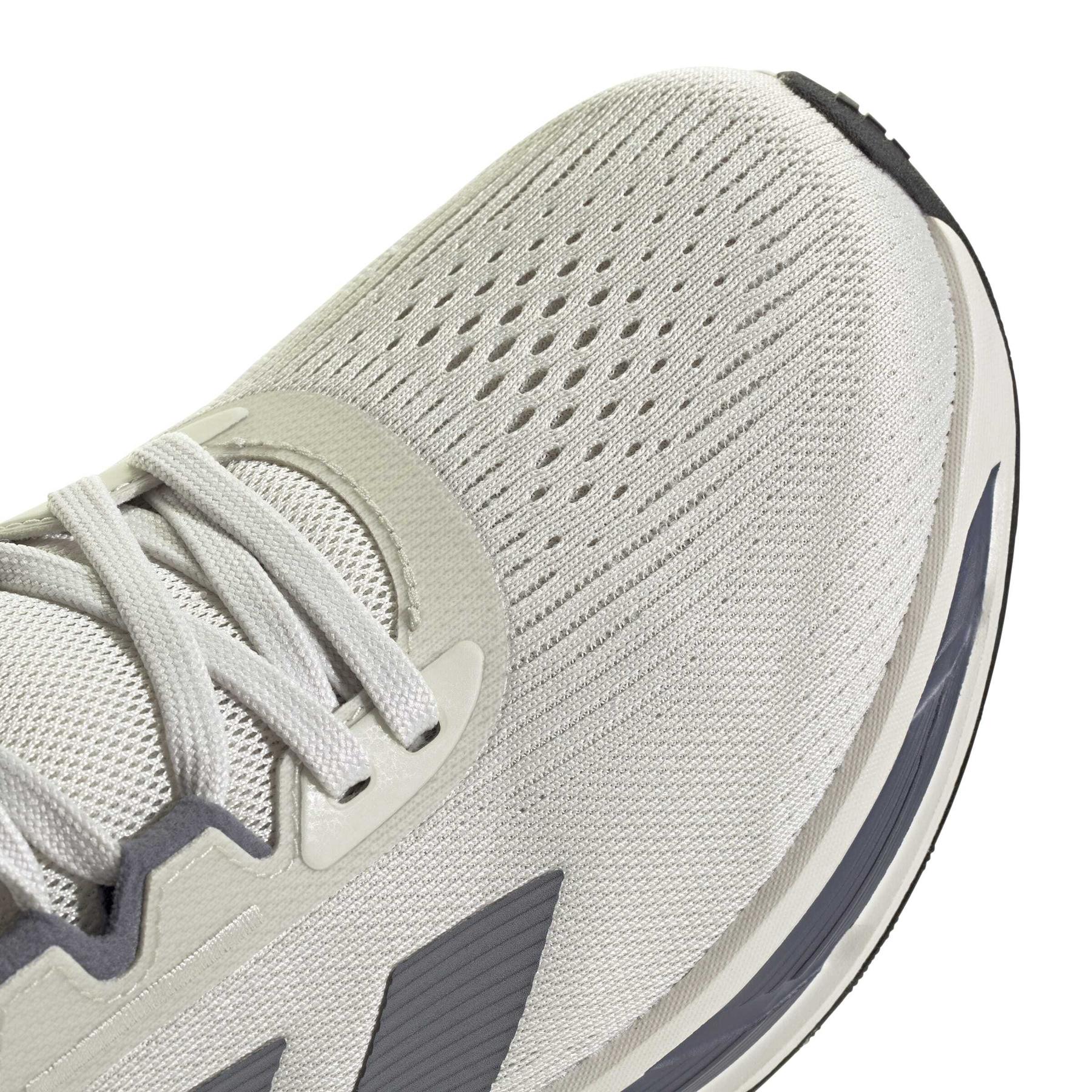 product/a/d/adidas_jq5086_8_footwear_photography_detail_view_1_white-nw091625.jpg