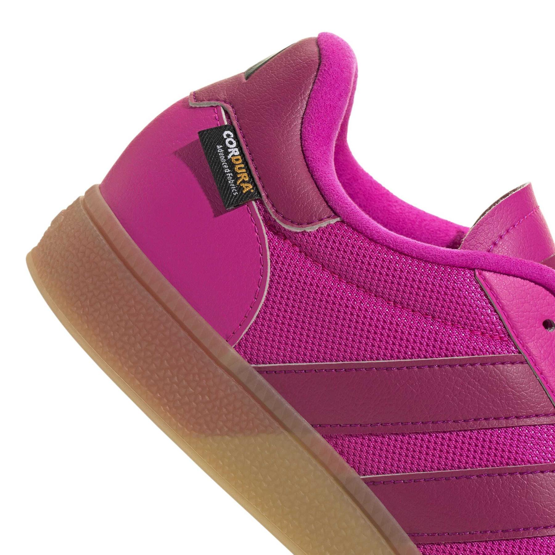 product/a/d/adidas_jq9021_8_footwear_photography_detail_view_1_white-nw091625.jpg