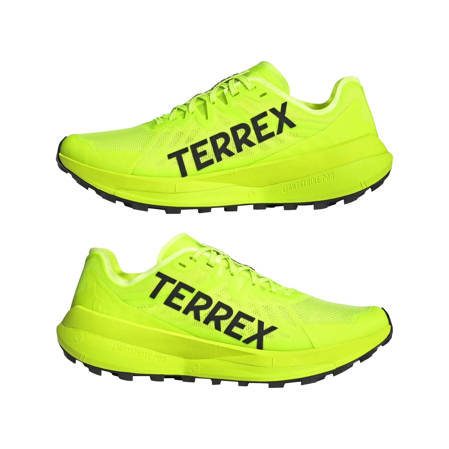 product/a/d/adidas_jr5220_10_footwear_photography_mirrored_pair_view_white-nw091725.jpg