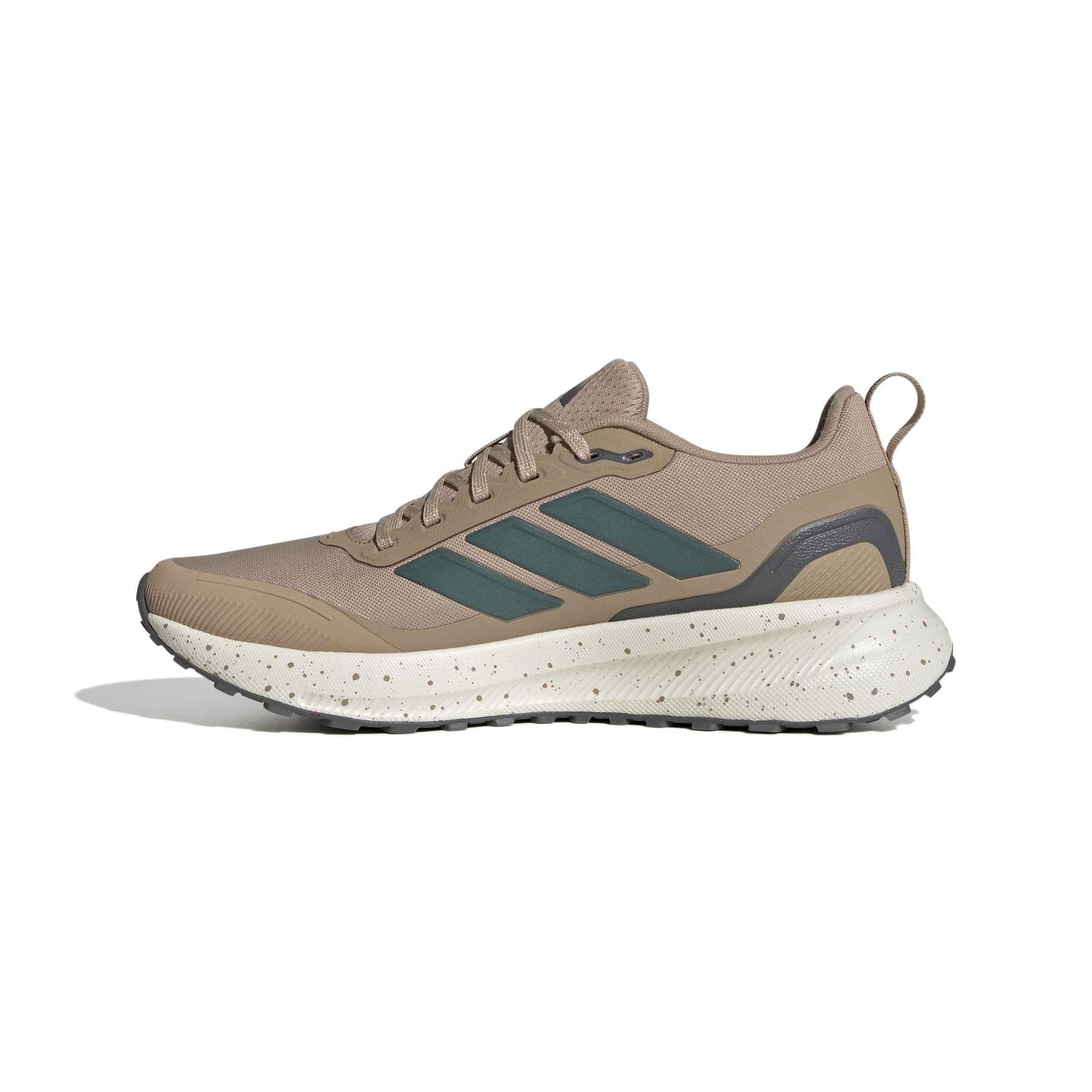 product/a/d/adidas_jr5385_5_footwear_photography_side_medial_center_view_white-nw091725.jpg