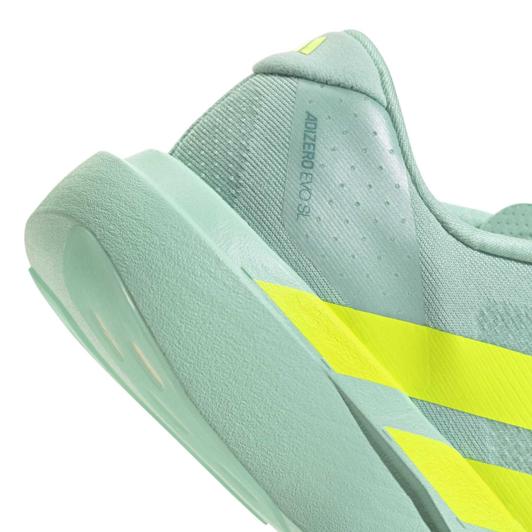 product/a/d/adidas_js4452_9_footwear_photography_detail_view_2_white-nw091725.jpg