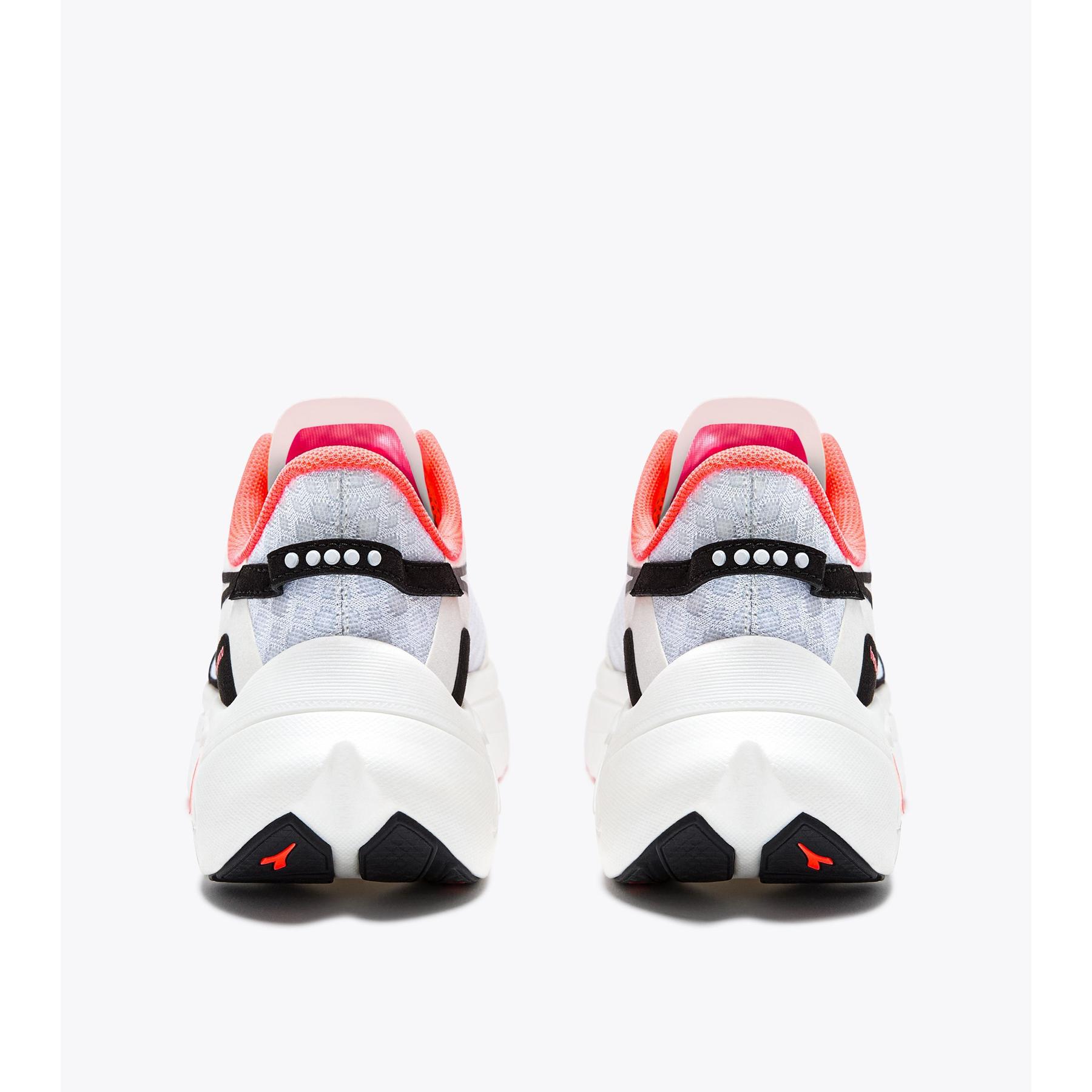 product/d/i/diadora_101.180249-c8990_nero-bianco-albicocca-fluo_6.jpg