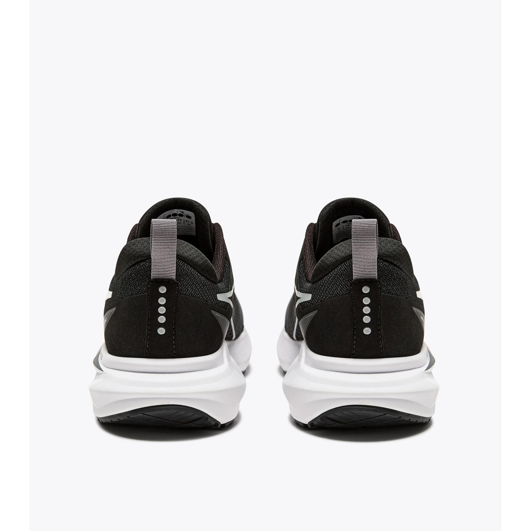 product/d/i/diadora_101.180680-c7406_nero-bianco-ott_6.jpg