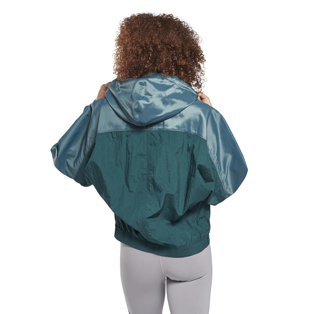 product/g/p/gp1265_app_on-model_back_white.jpg