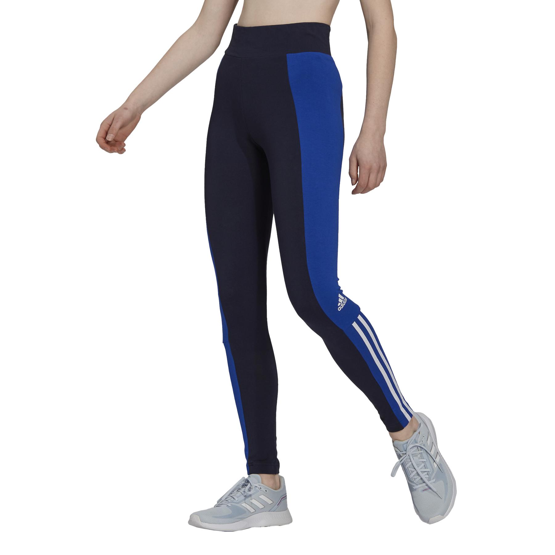product/g/s/gs6323_app_on-model_standard_white.jpg