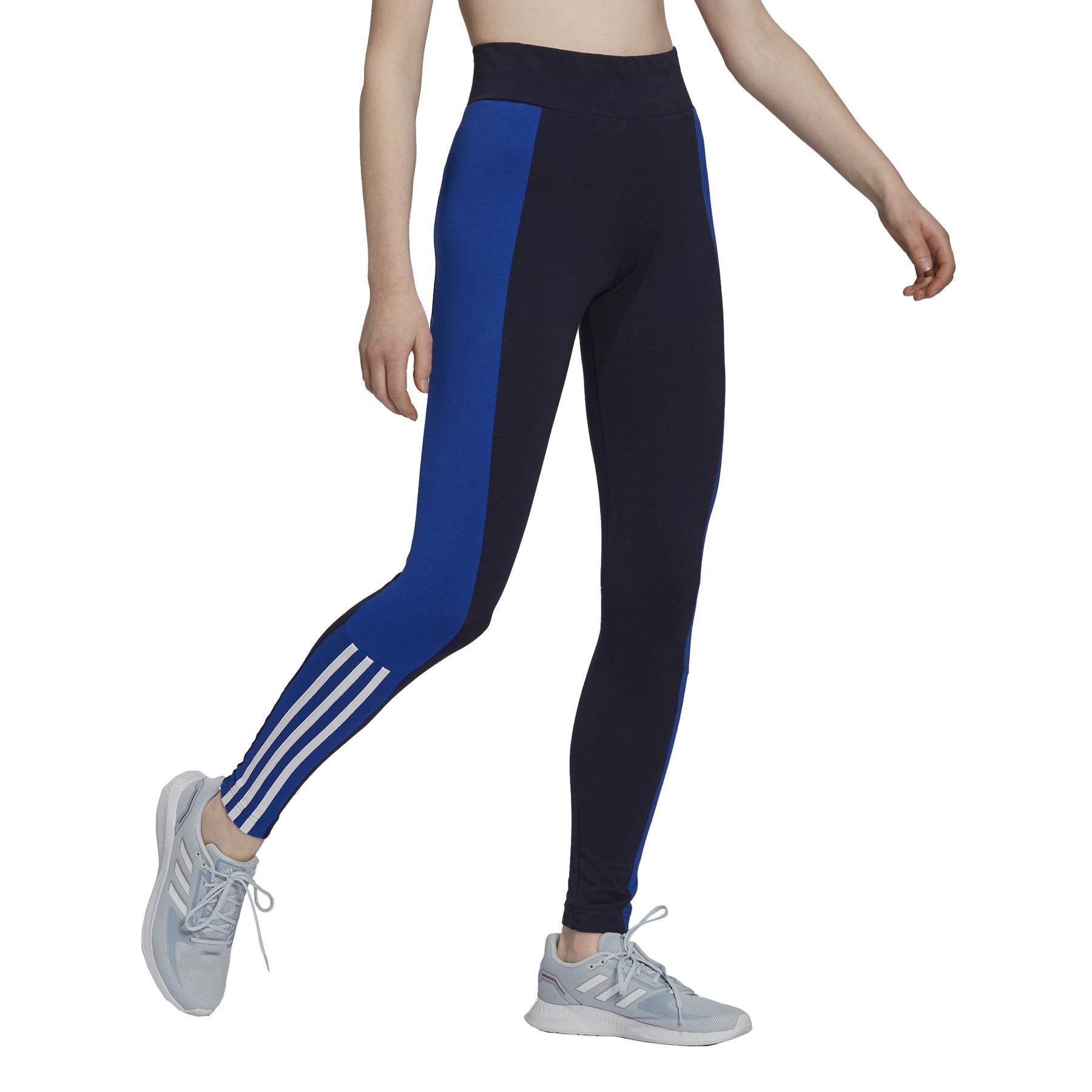 product/g/s/gs6323_app_on-model_walking_white.jpg